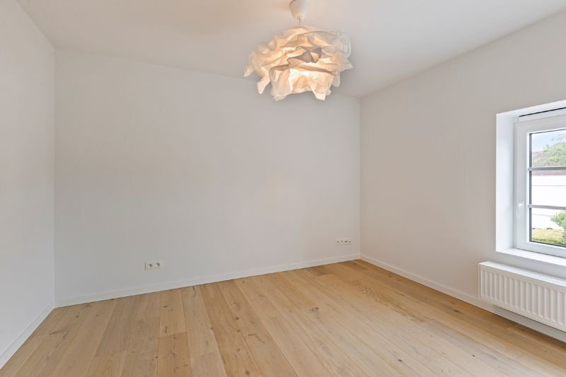 Een groene en rustige thuis, stijlvol gerenoveerd en perfect gelegen! foto 12
