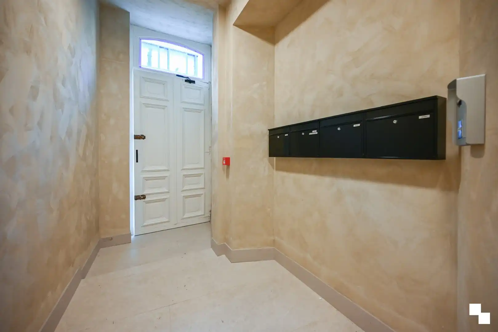 Luxueus appartement met ruim terras in hartje Izegem foto 17