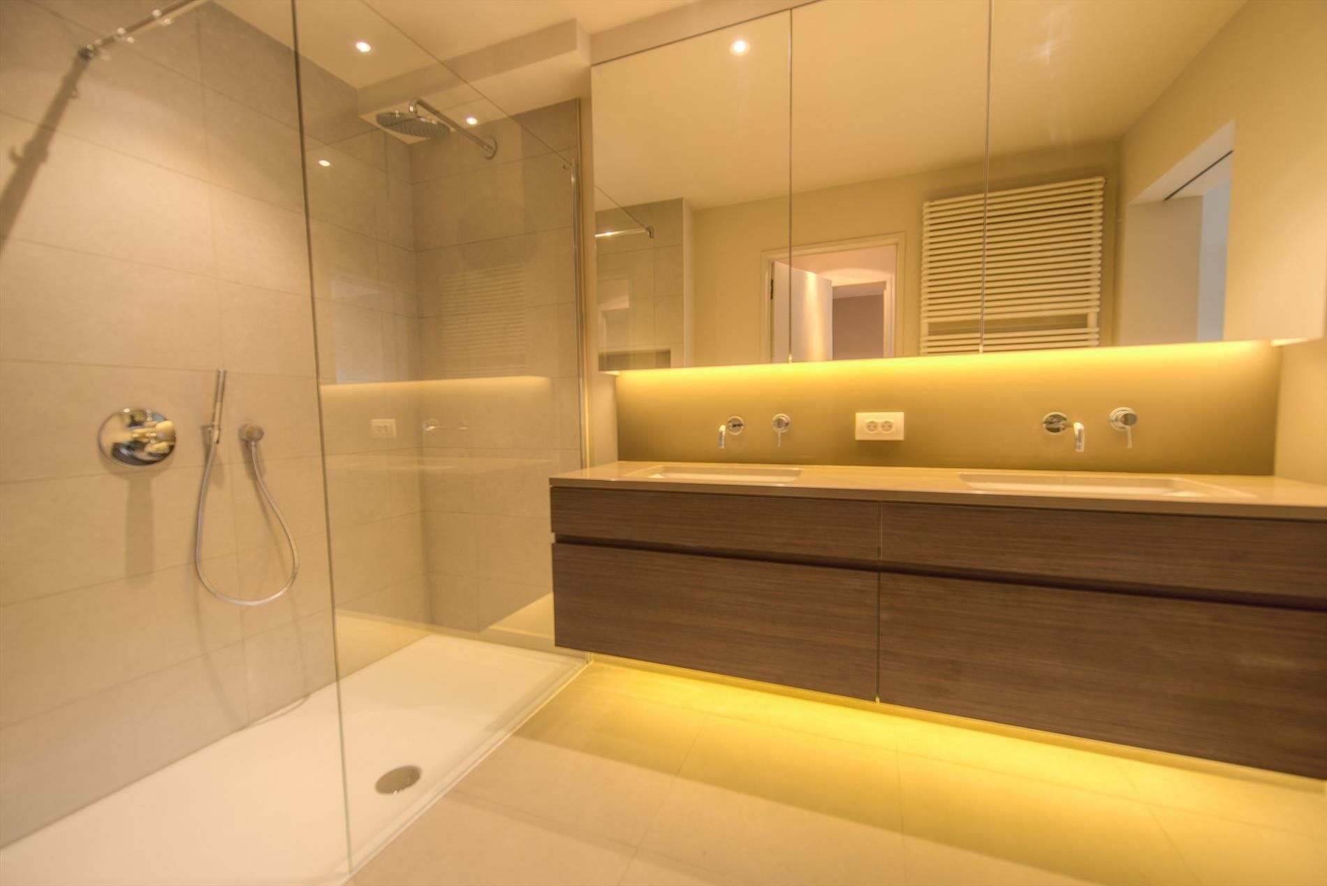Mooi instapklaar appartement op de Dumortierlaan foto 13