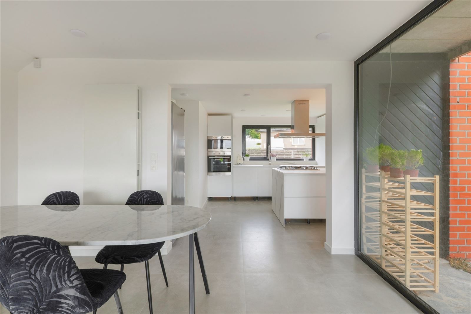 Gerenoveerde woning met tuin foto 4
