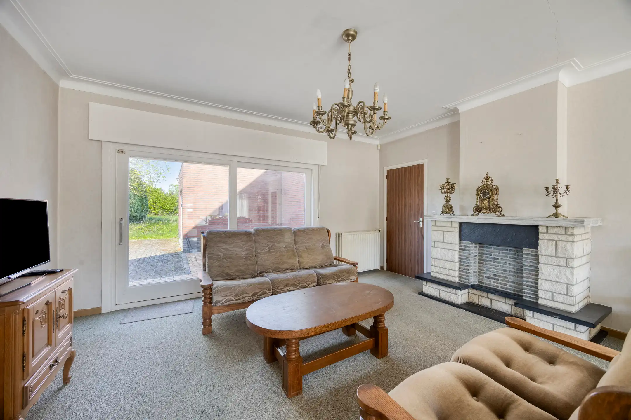 Op te frissen woning met 3 slaapkamers op een goede locatie foto 3