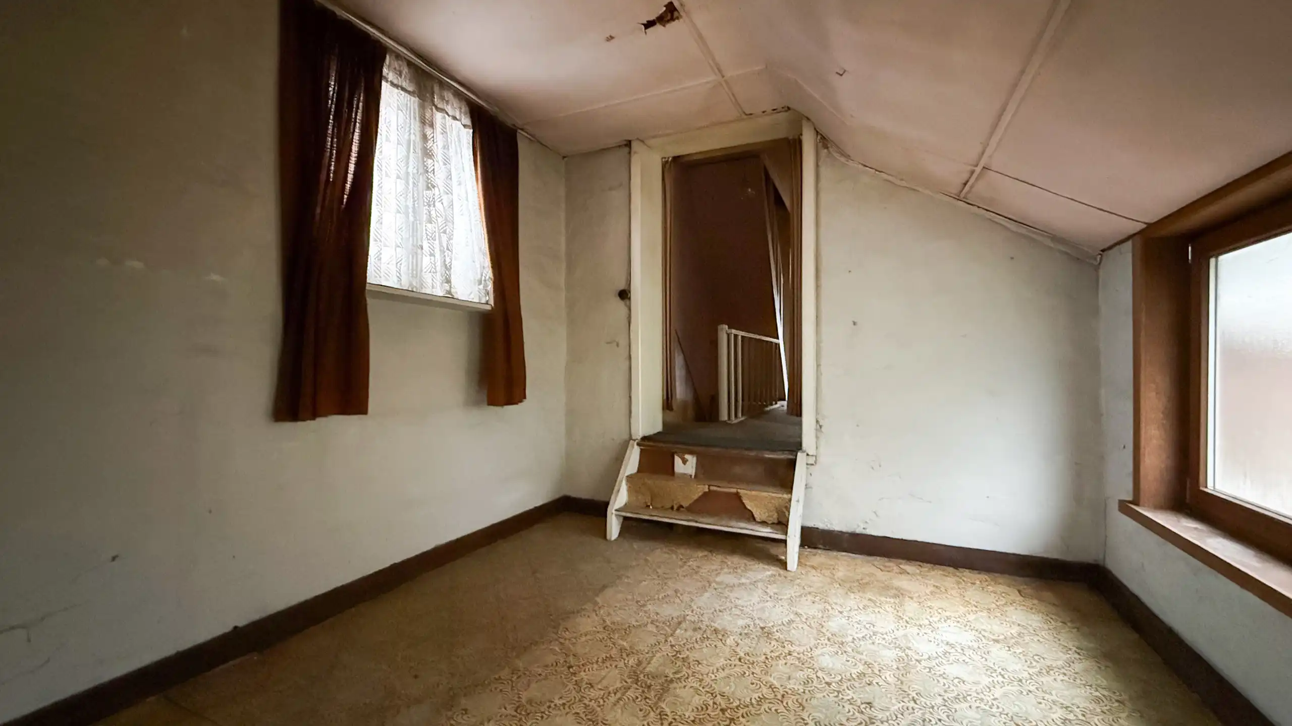 Te renoveren woning met potentieel op rustige ligging foto 10