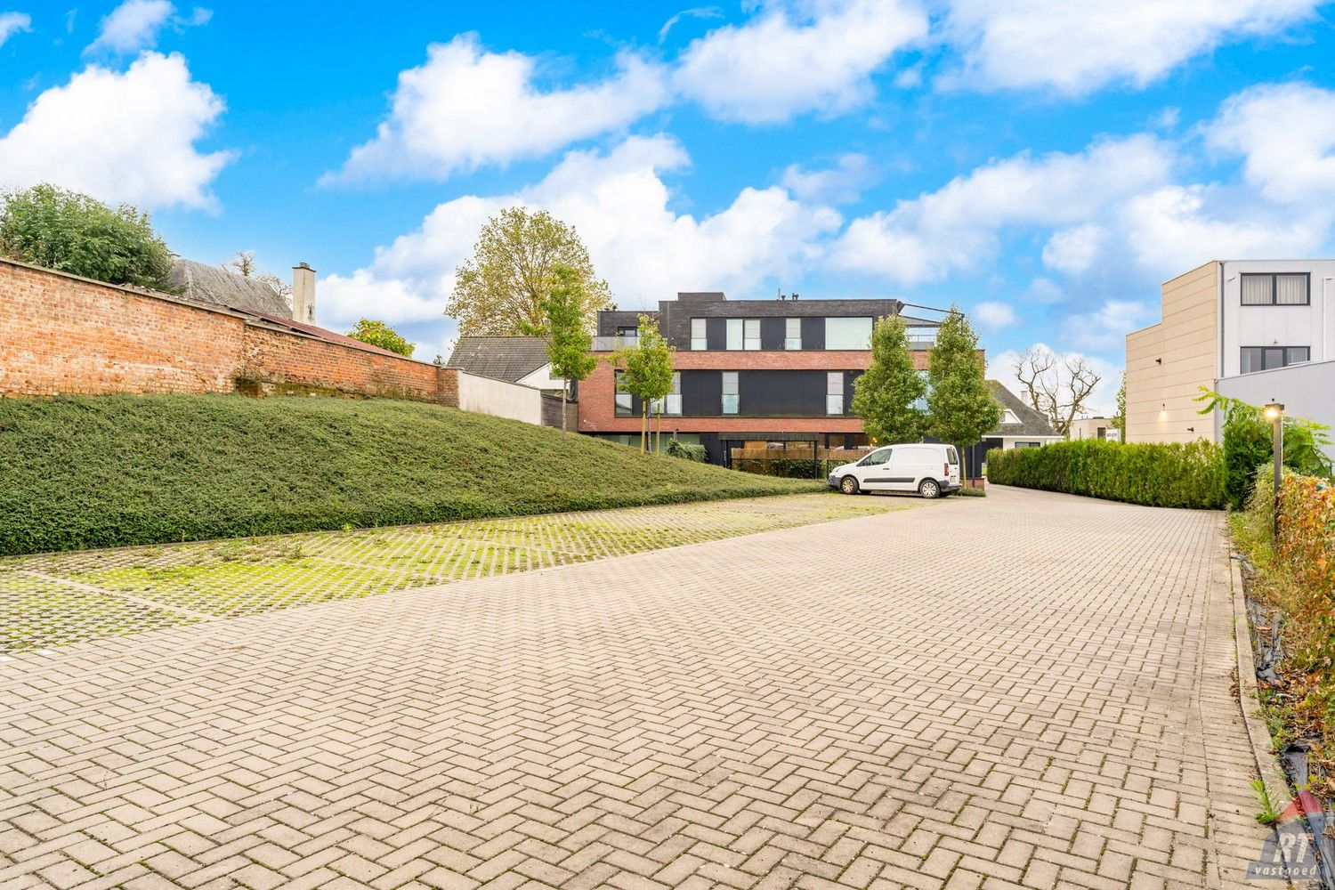 Gelijkvloers appartement met 2 slaapkamers, groot terras en parkeerplaats foto 21