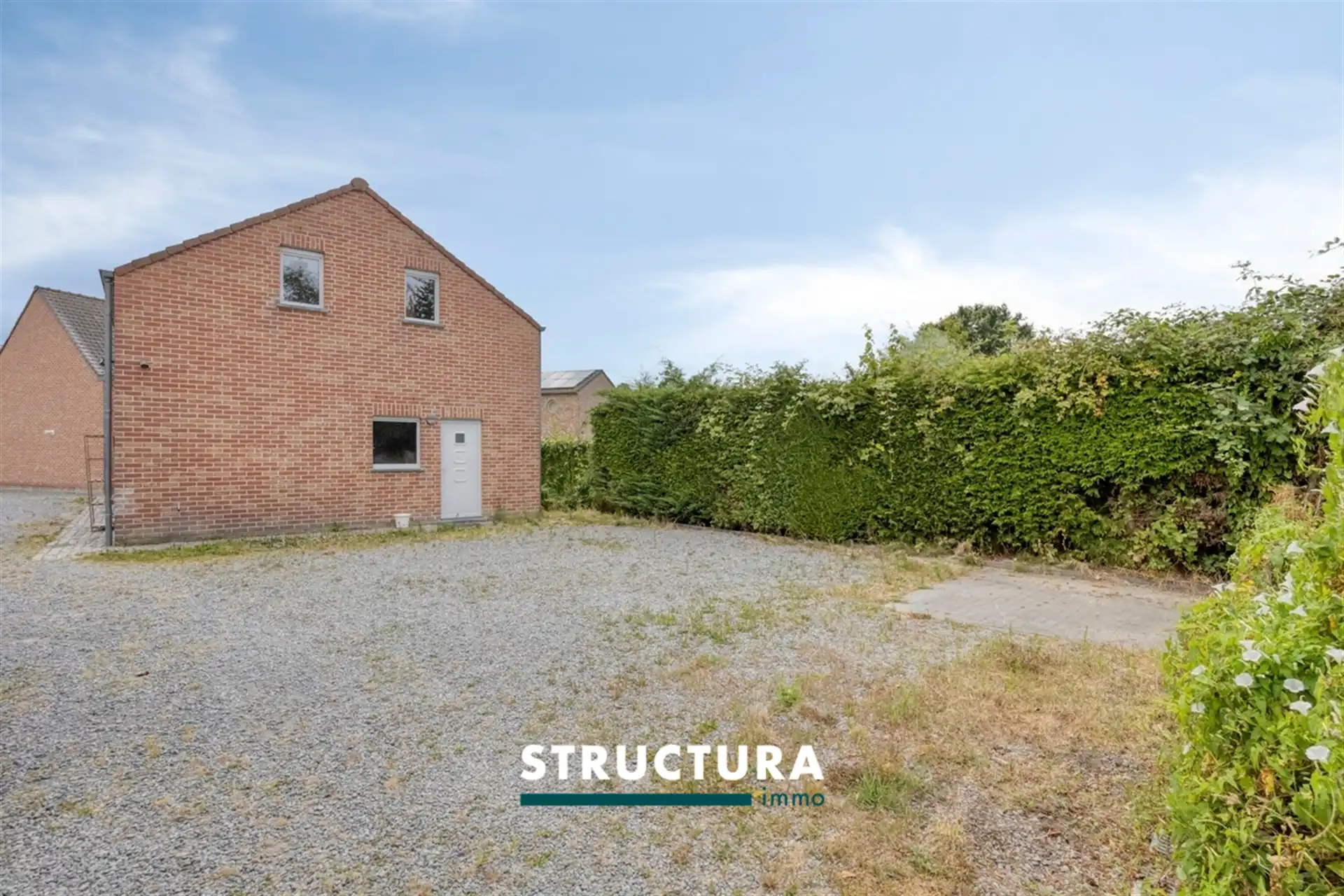 Unieke woning met polyvalent bijgebouw foto 34