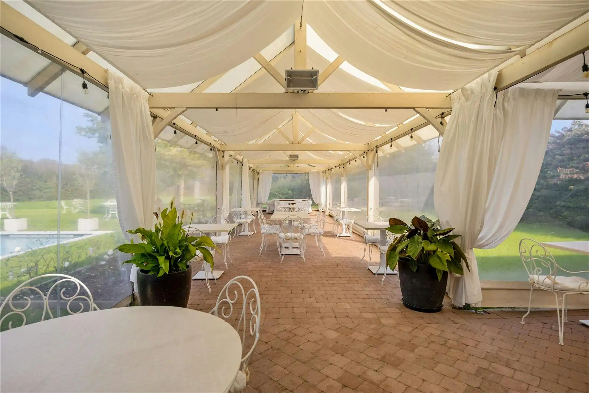 Luxueuze villa met zwembad en handelsruimte te Beverst foto 22