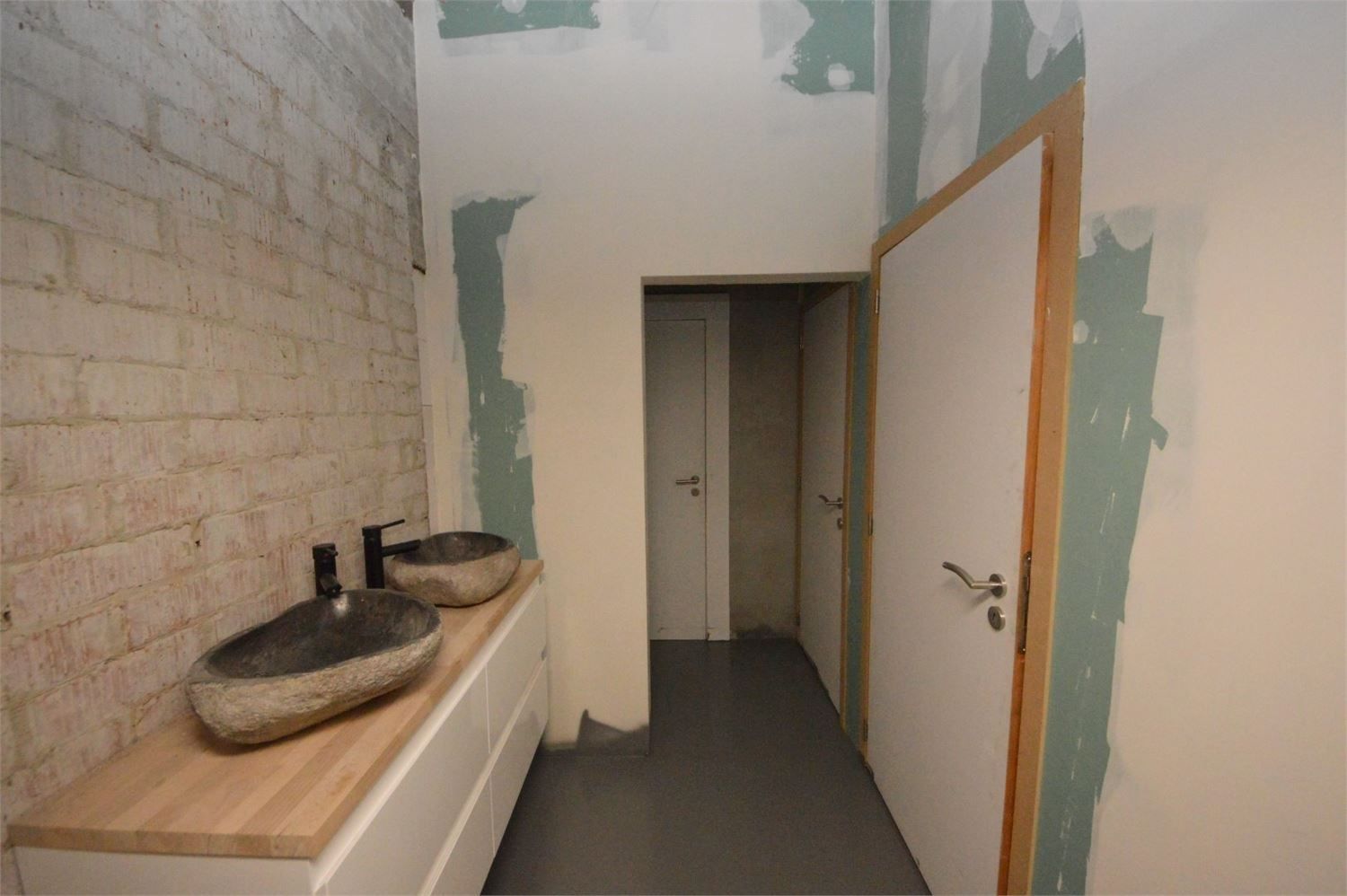 TOP GELEGEN HANDELSGELIJKVLOERS foto 9