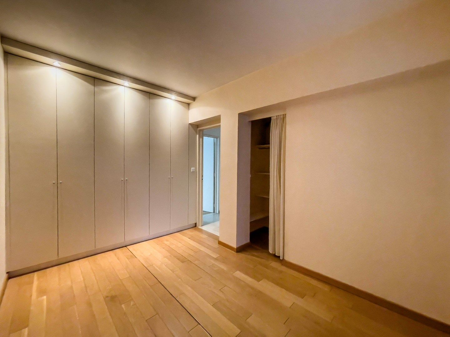 Exceptioneel hoekappartement (zuid -west oriëntatie 23 meter gevelbreedte) met OPEN zicht en zijdelings ZEEzicht aan het Lichttorenplein foto 14