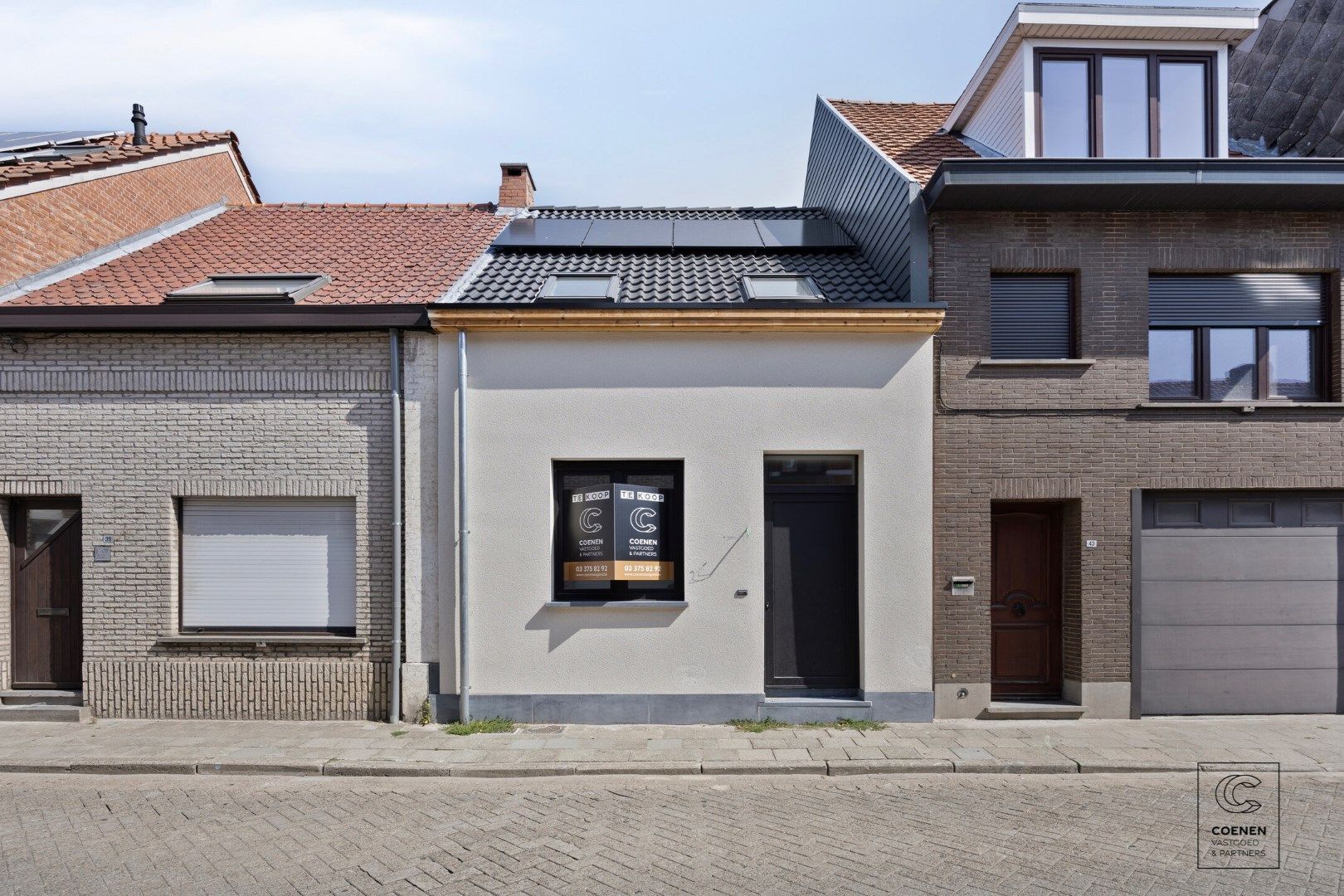 Prachtig, volledig gerenoveerde woning met 3 slaapkamers op een toplocatie te Turnhout! foto {{pictureIndex}}