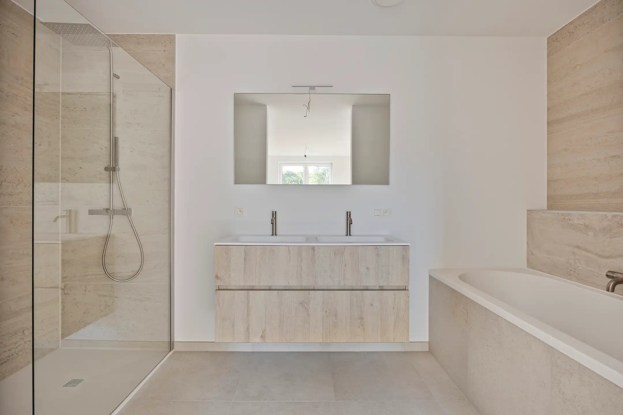 Nieuwbouwwoning met 6 slaapkamers & 3 badkamers (aan 6% btw) foto 12