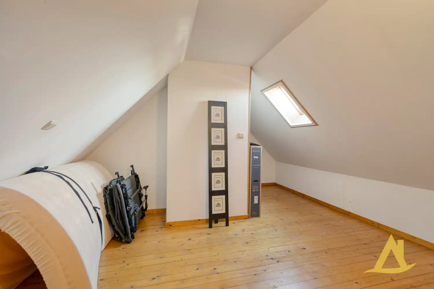 ZEER RUIM APPARTEMENT MET STUDIO EN 2 AUTOSTAANPLAATSEN TE DIEST! foto 25