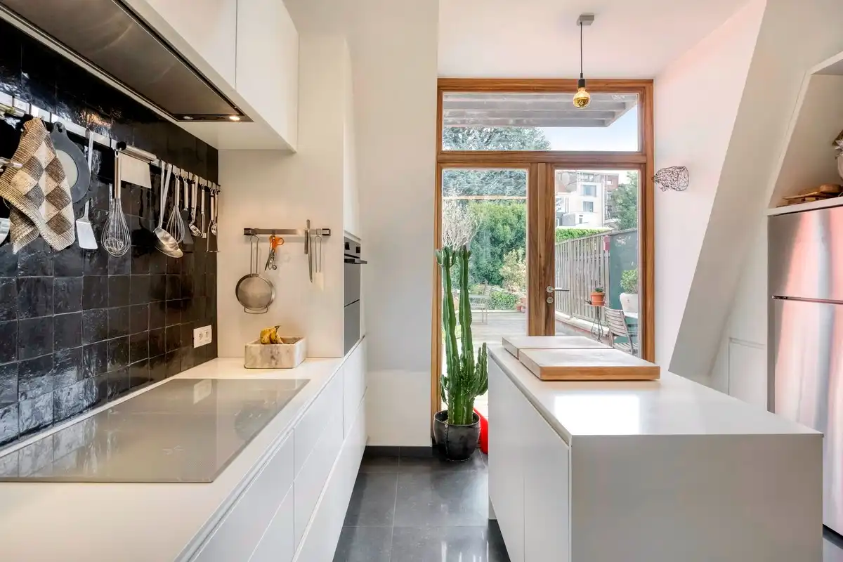 Aantrekkelijk burgerhuis met zonnige tuin en voormalig atelier foto 8