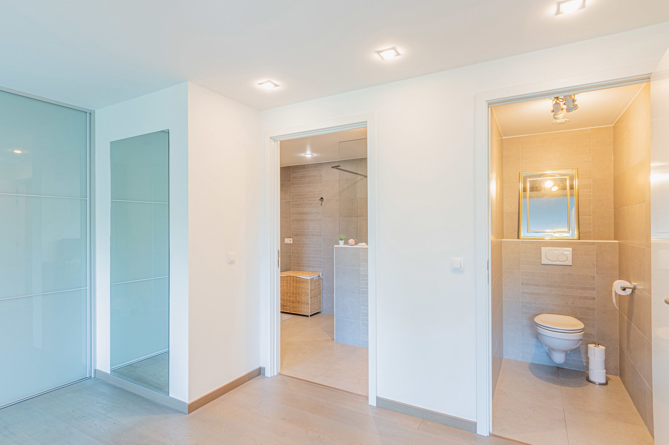 Modern 2-slaapkamer appartement foto 17