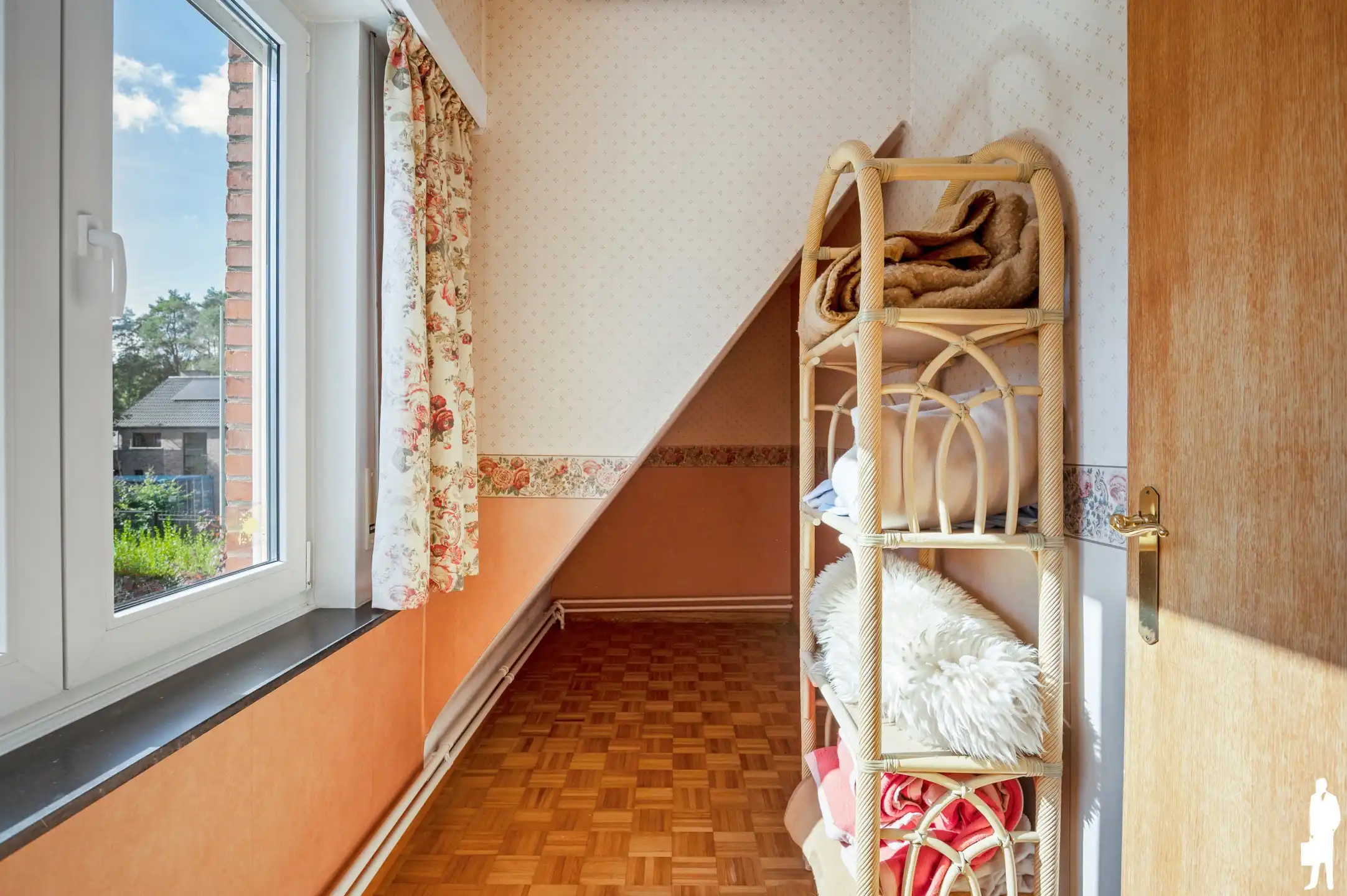 Karaktervolle vrijstaande woning met 3 slaapkamers, veranda en prachtig aangelegde tuin op toplocatie aan de Kalmthoutse Heide foto 22