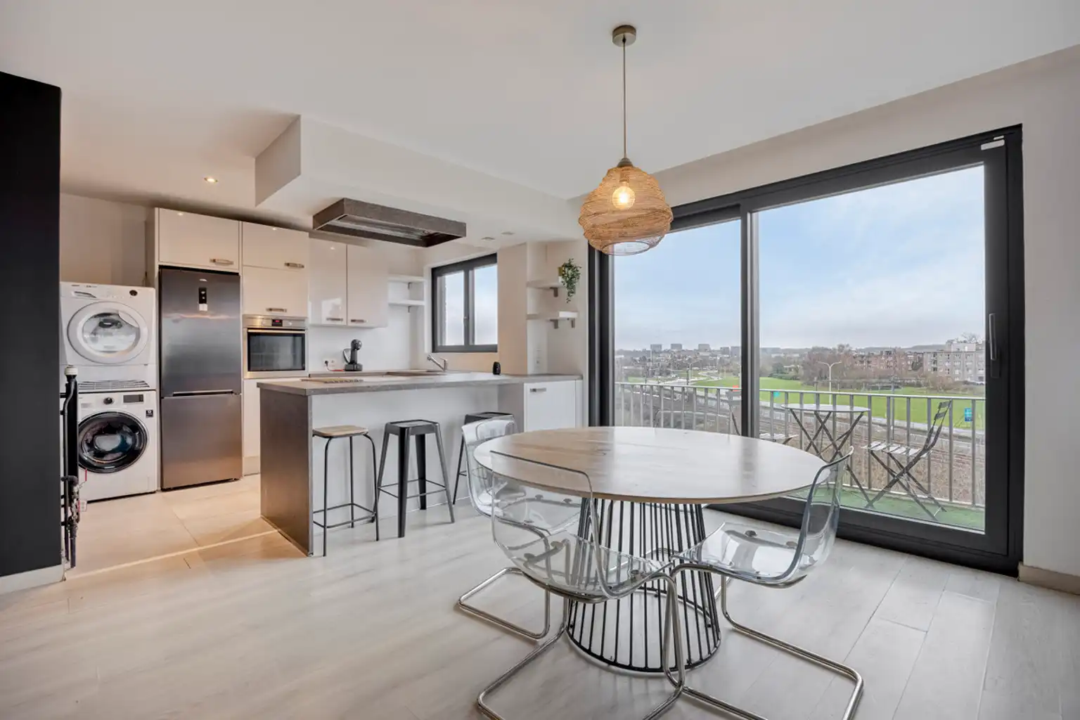 Perfect gerenoveerd instapklaar 3-slaapkamerappartement foto 4