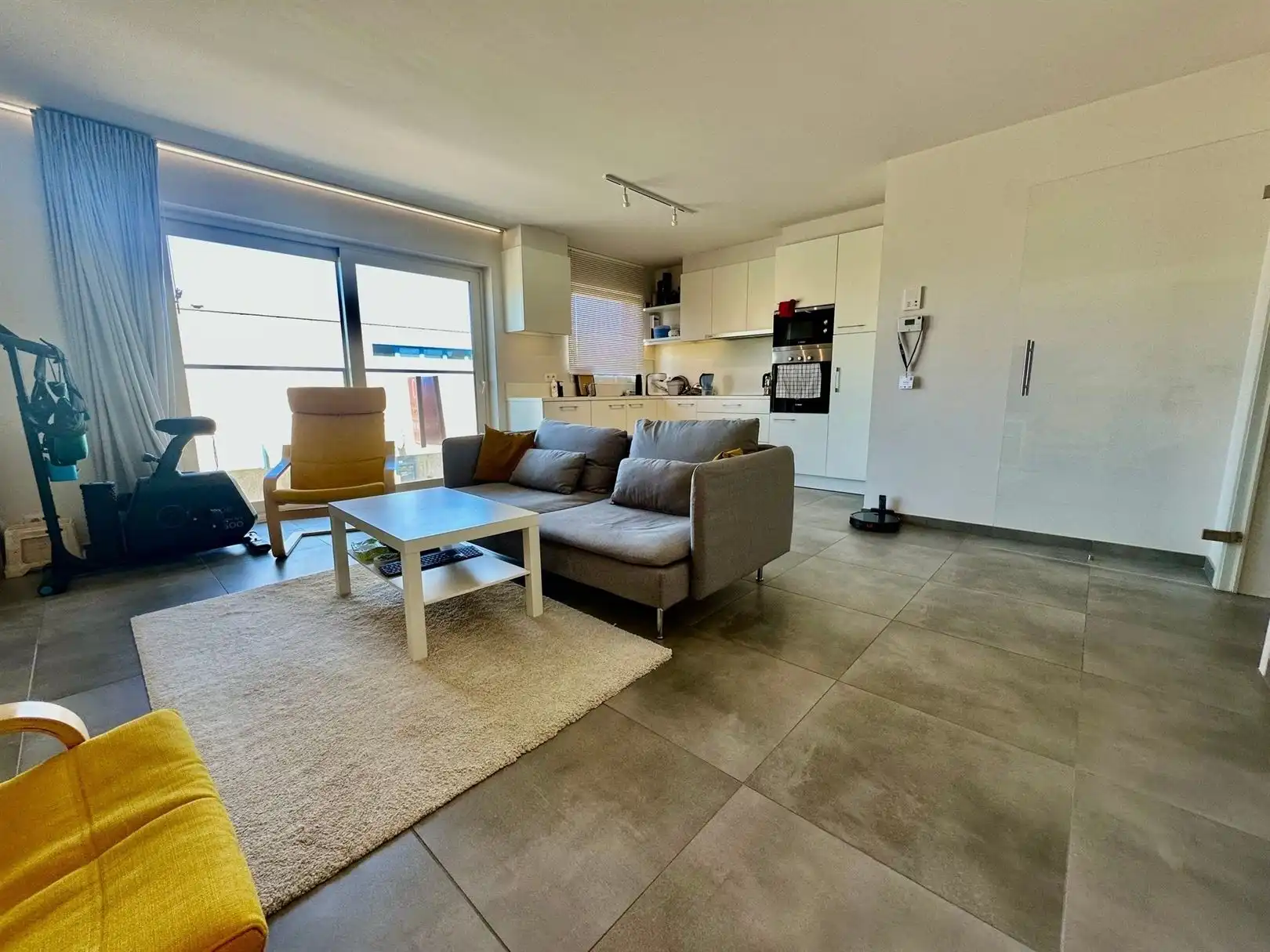 Modern, recent appartement aan het station van Waregem. foto 6