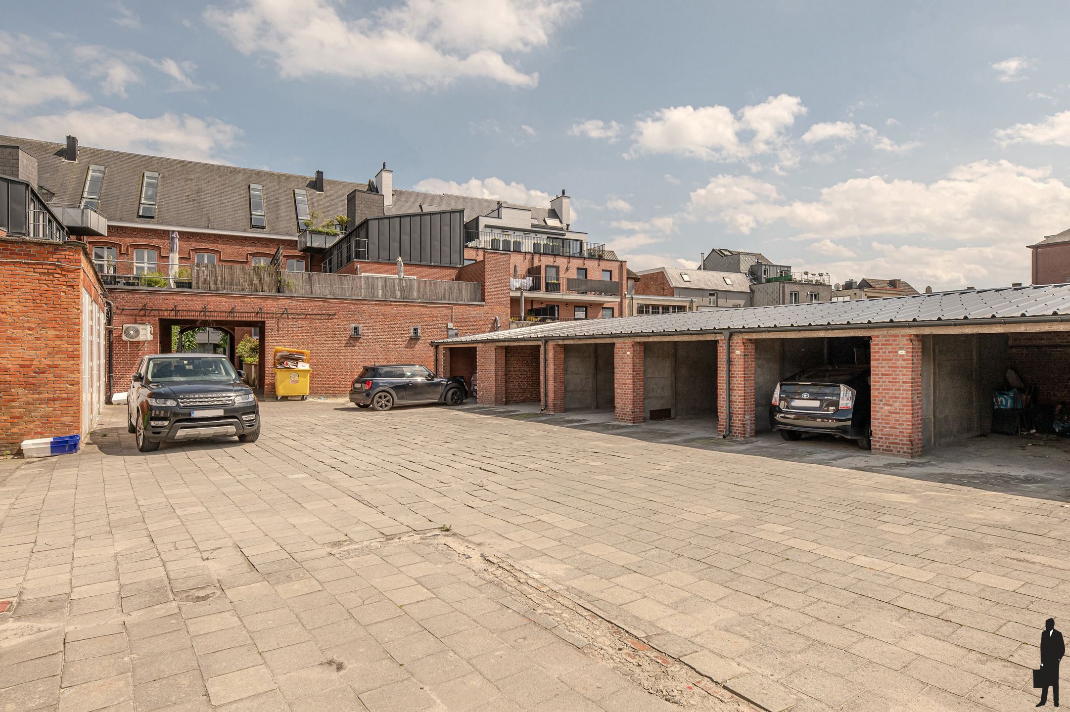 Unieke loft met mezzanine en terras in voormalige Rijkswachtkazerne in&nbsp;Hoogstraten foto 16