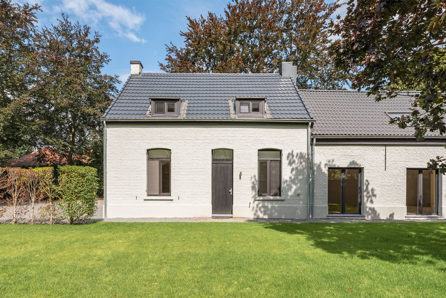 Gerenoveerde hoeve op 1313 m² met inrijlaan. foto 4