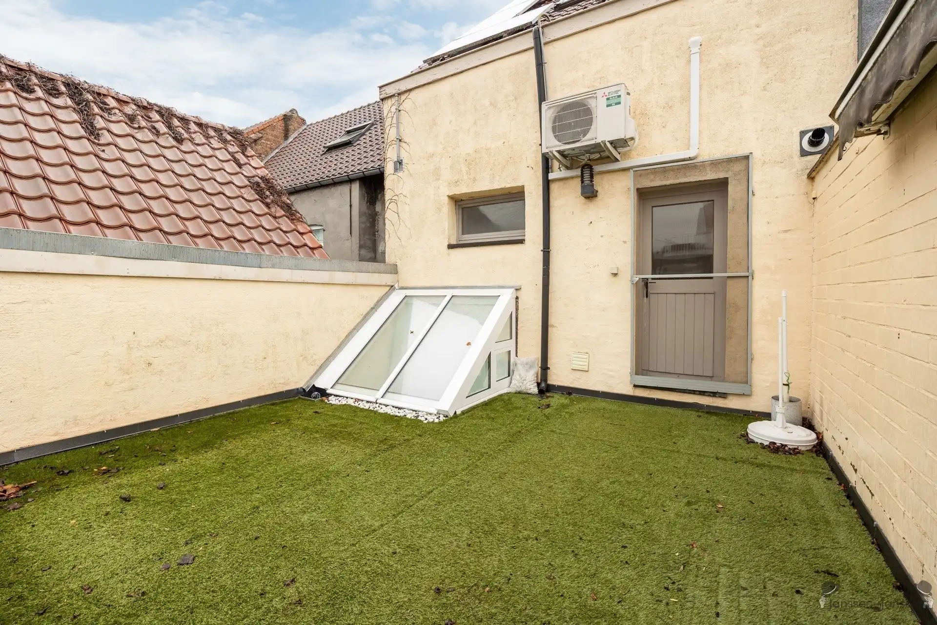 Volledig gerenoveerd herenhuis met 4 slaapkamers, terras,  zonnepanelen en EPC B foto 18