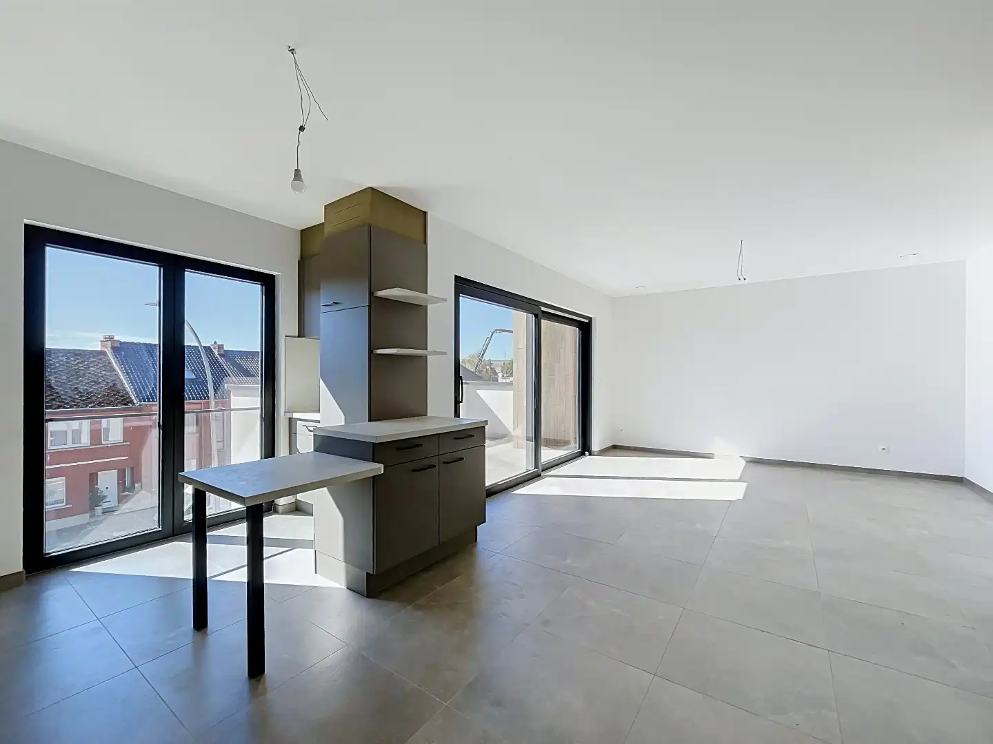 Energiezuinig 2-slaapkamerappartement met 2 staanplaatsen! foto 3