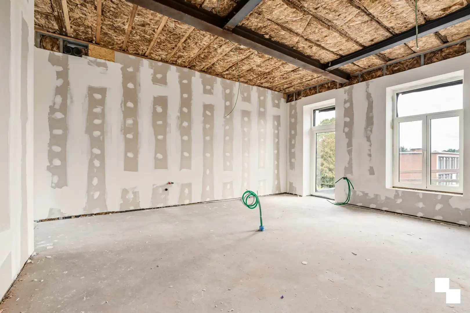Luxueus appartement met ruim terras in hartje Izegem foto 14