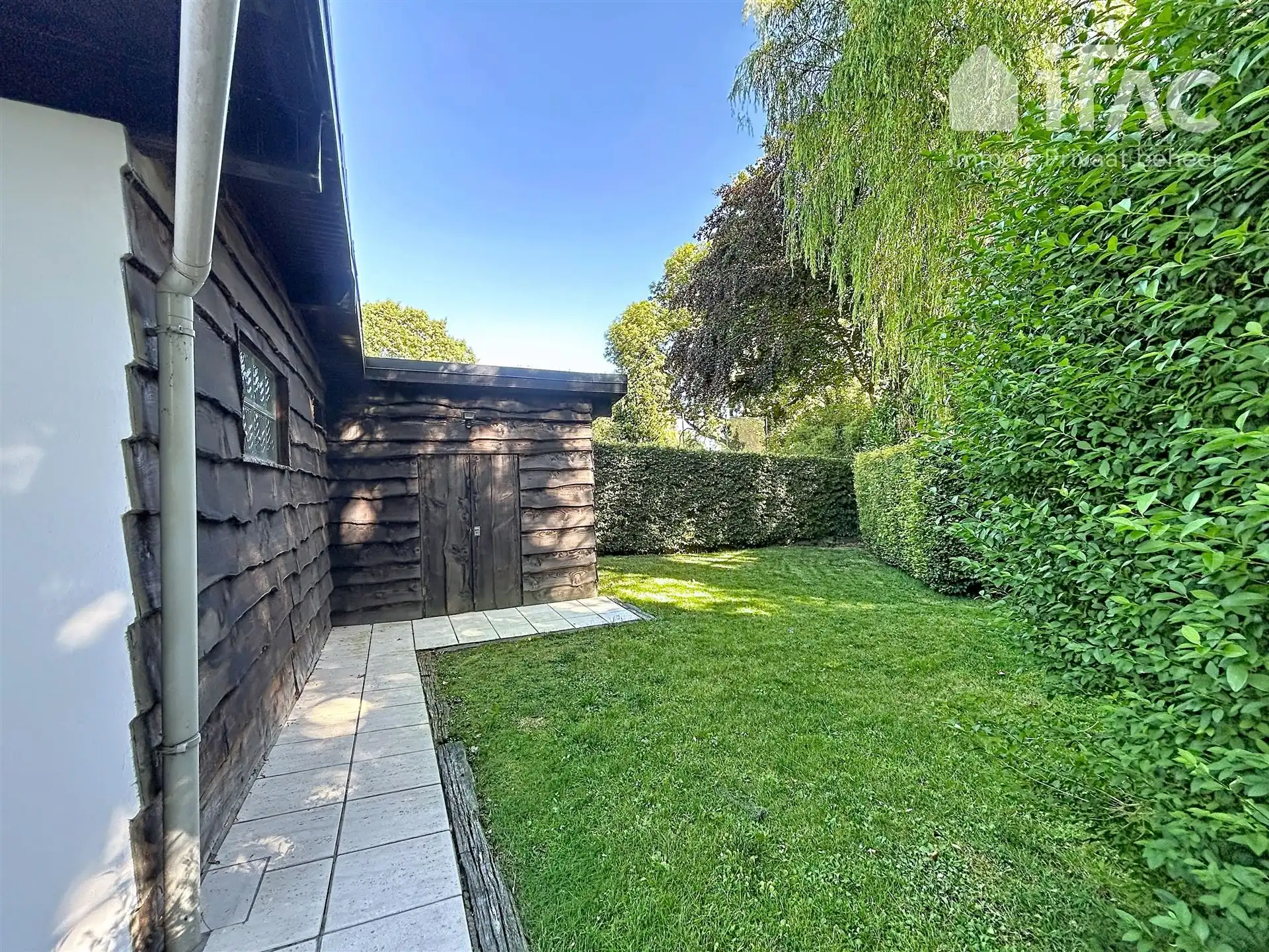Fijne villawoonst met bijhuis vlakbij het park foto 32