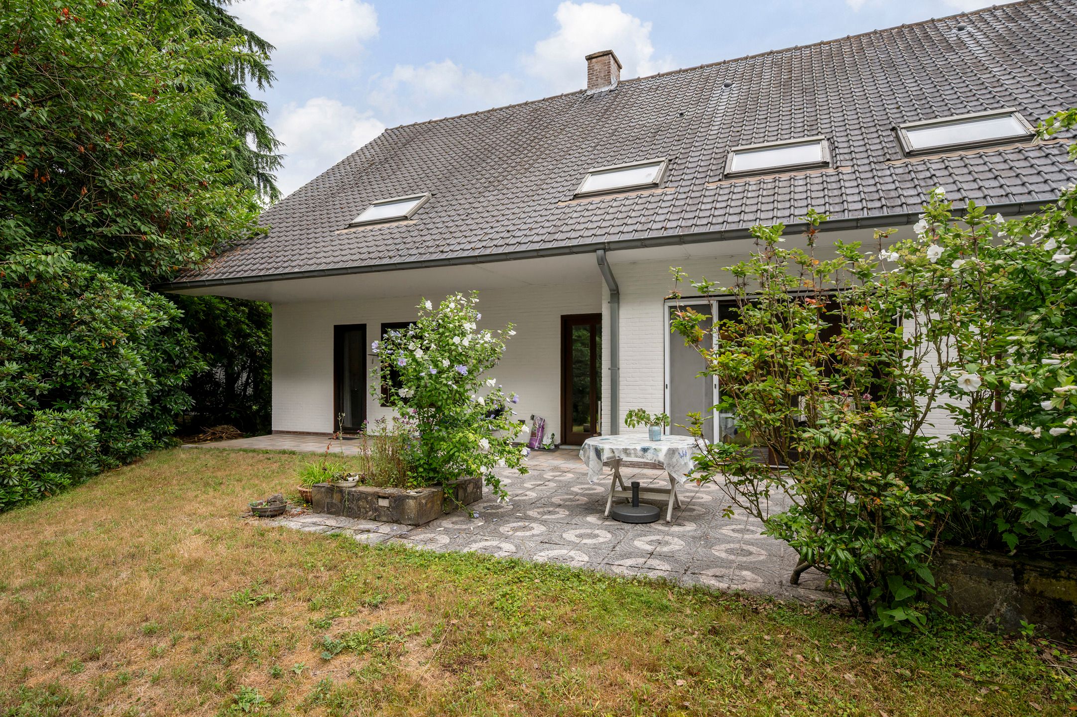 Residentieel gelegen villa op zonnig perceel van ca. 2467m²  foto 24