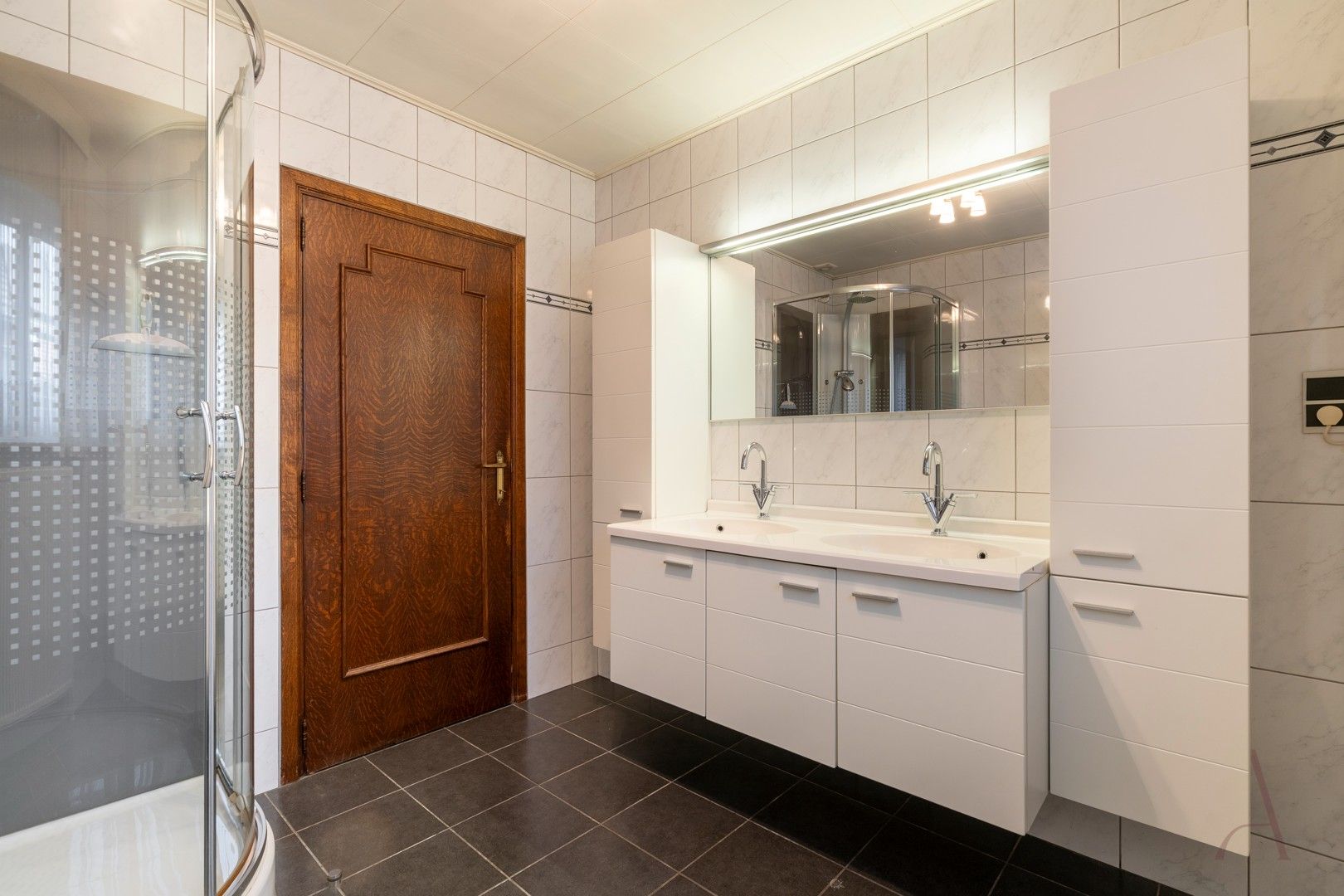 Gelijkvloerse woning op 680 m² in rustige woonwijk Dorperveld (Neeroeteren) foto 9