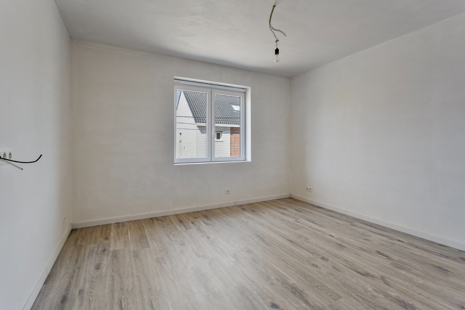 Volledig gerenoveerde woning met 3/4 slpks te Sint-Jozef-Olen ! foto 15
