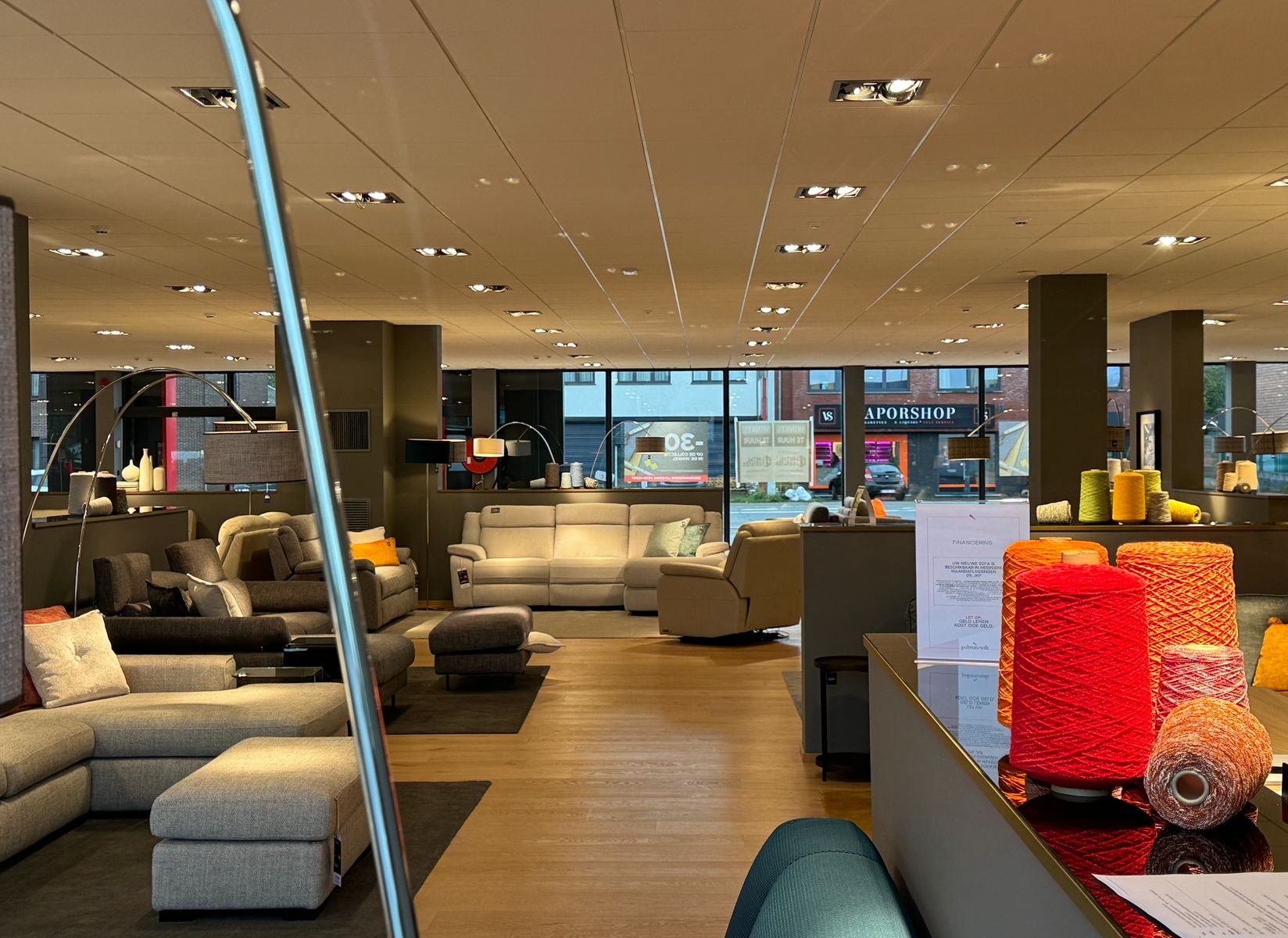 Multifunctioneel pand van 1.250 m²  foto 4