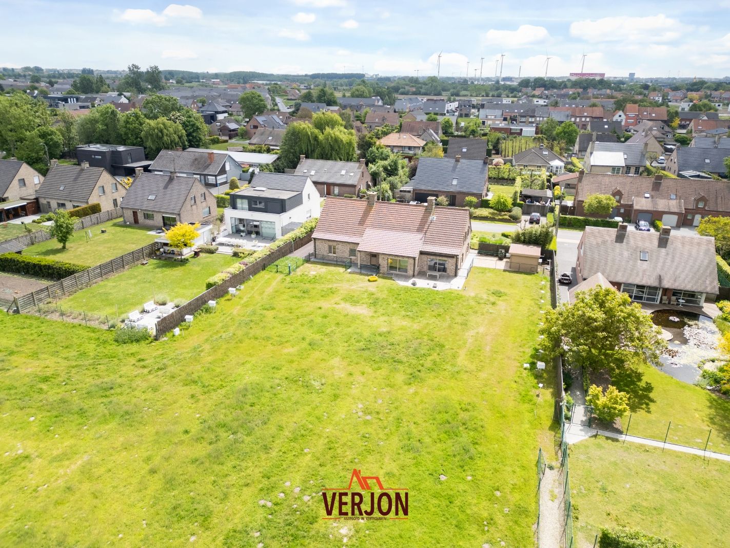 Riante villa op 13.722m2 met 6 slaapkamers, dubbele garage en prachtig vergezicht foto 4