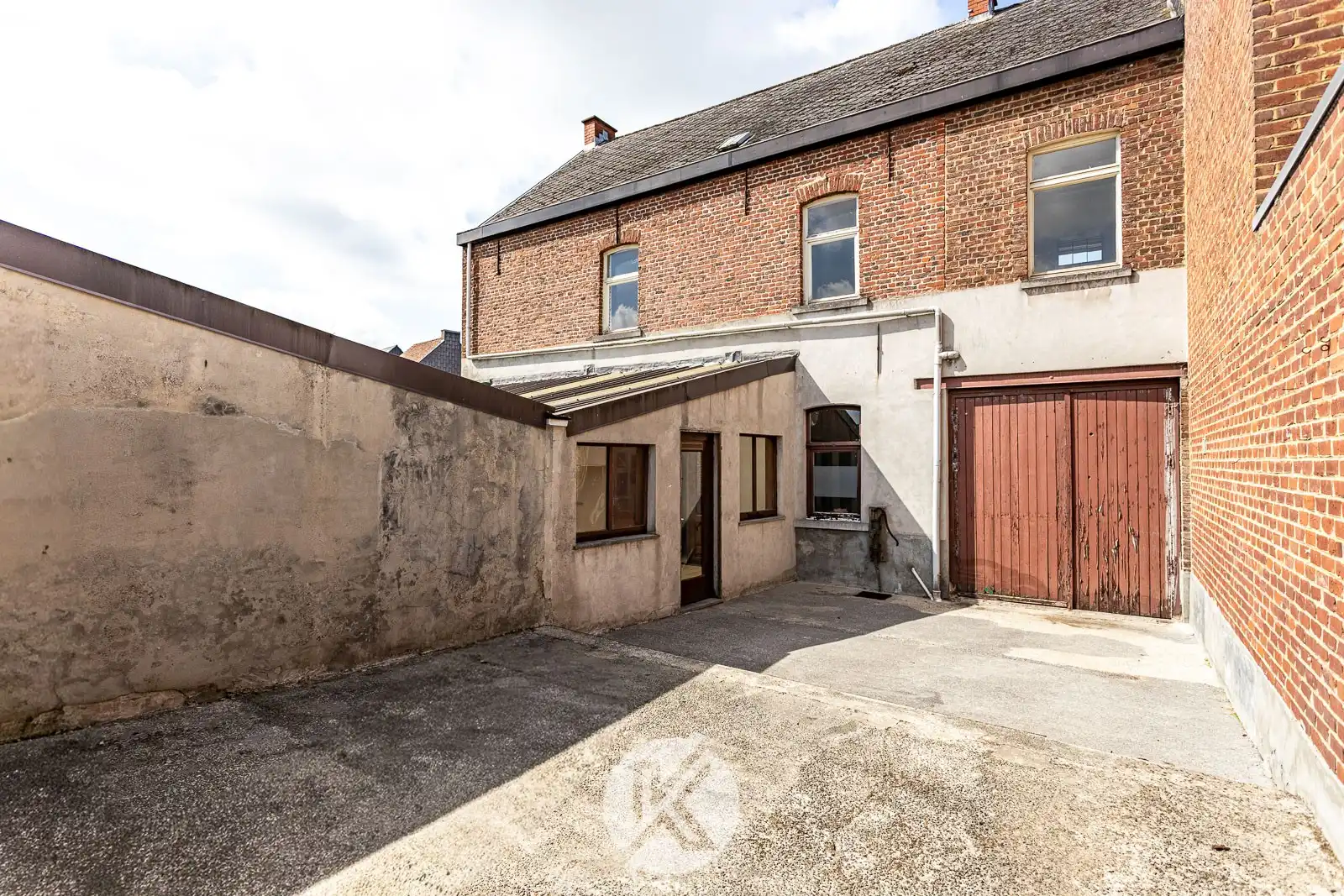 Te renoveren woning met groot volume foto 19