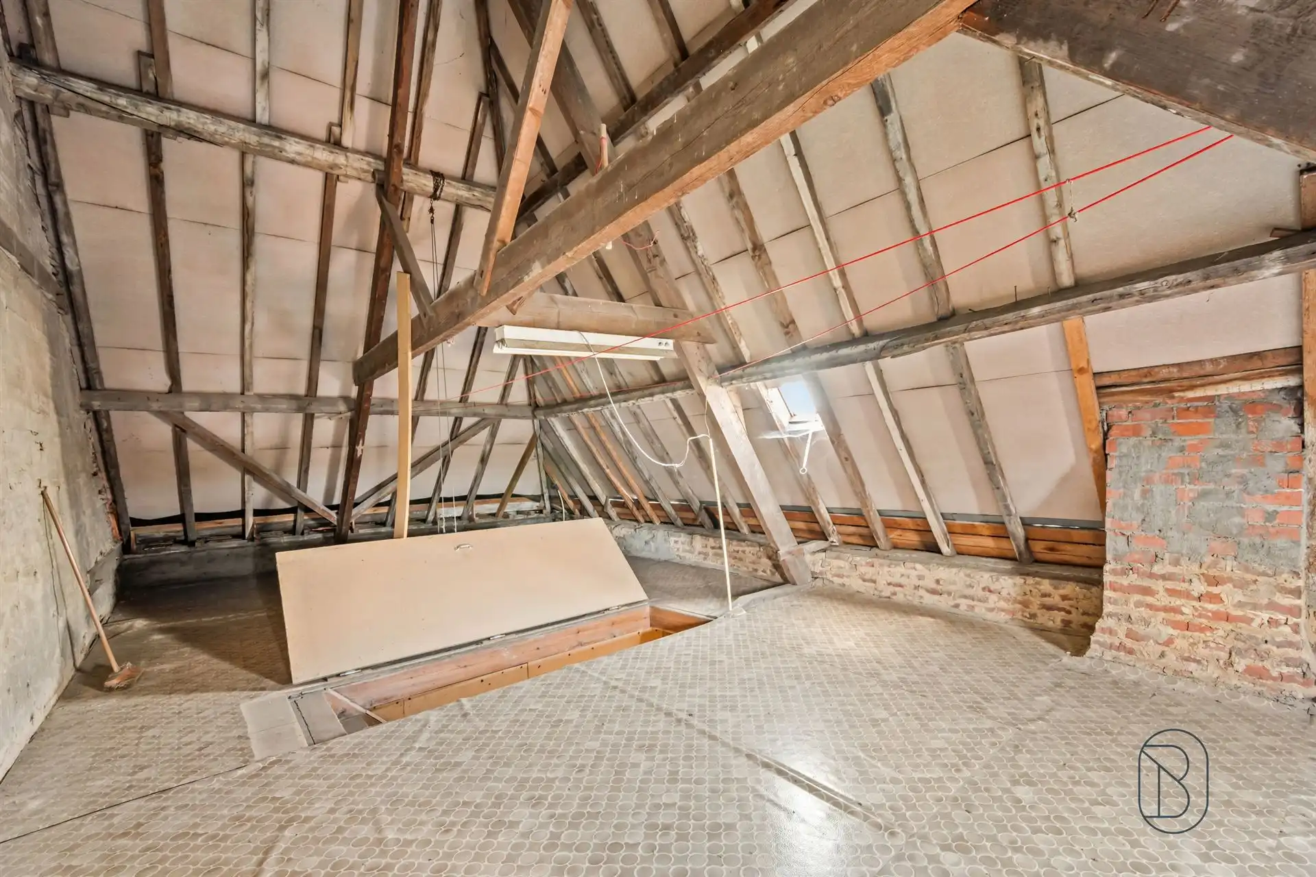 Ruime gezinswoning met 3 slpk, tuin en garage foto 20