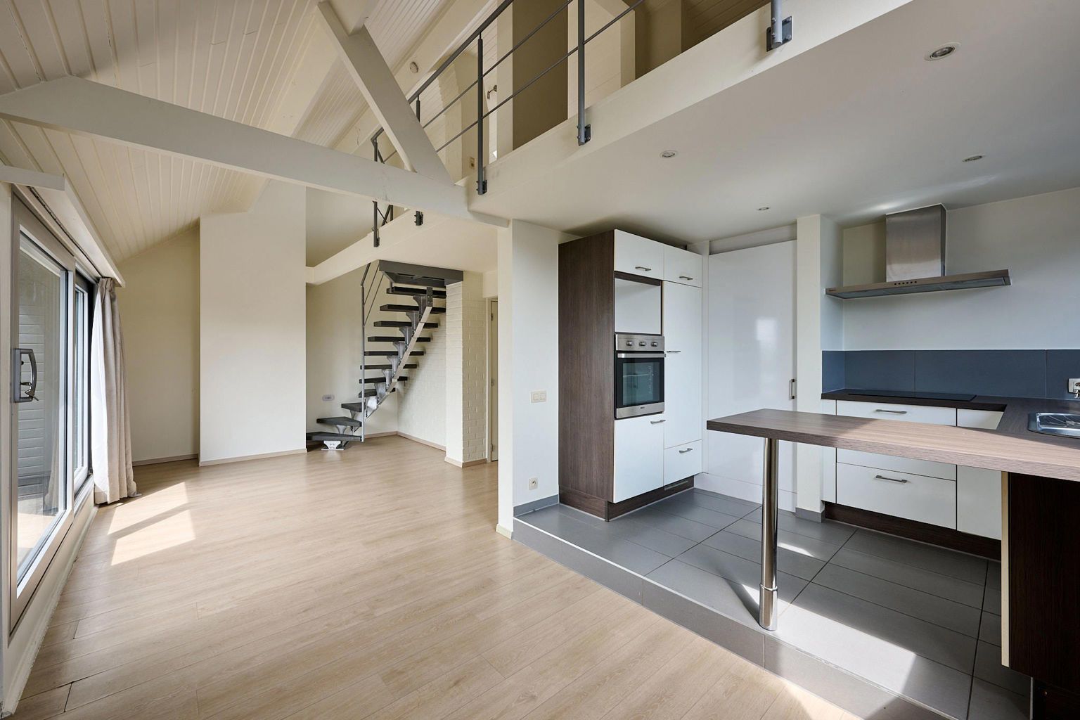 Appartement te koop foto {{pictureIndex}}