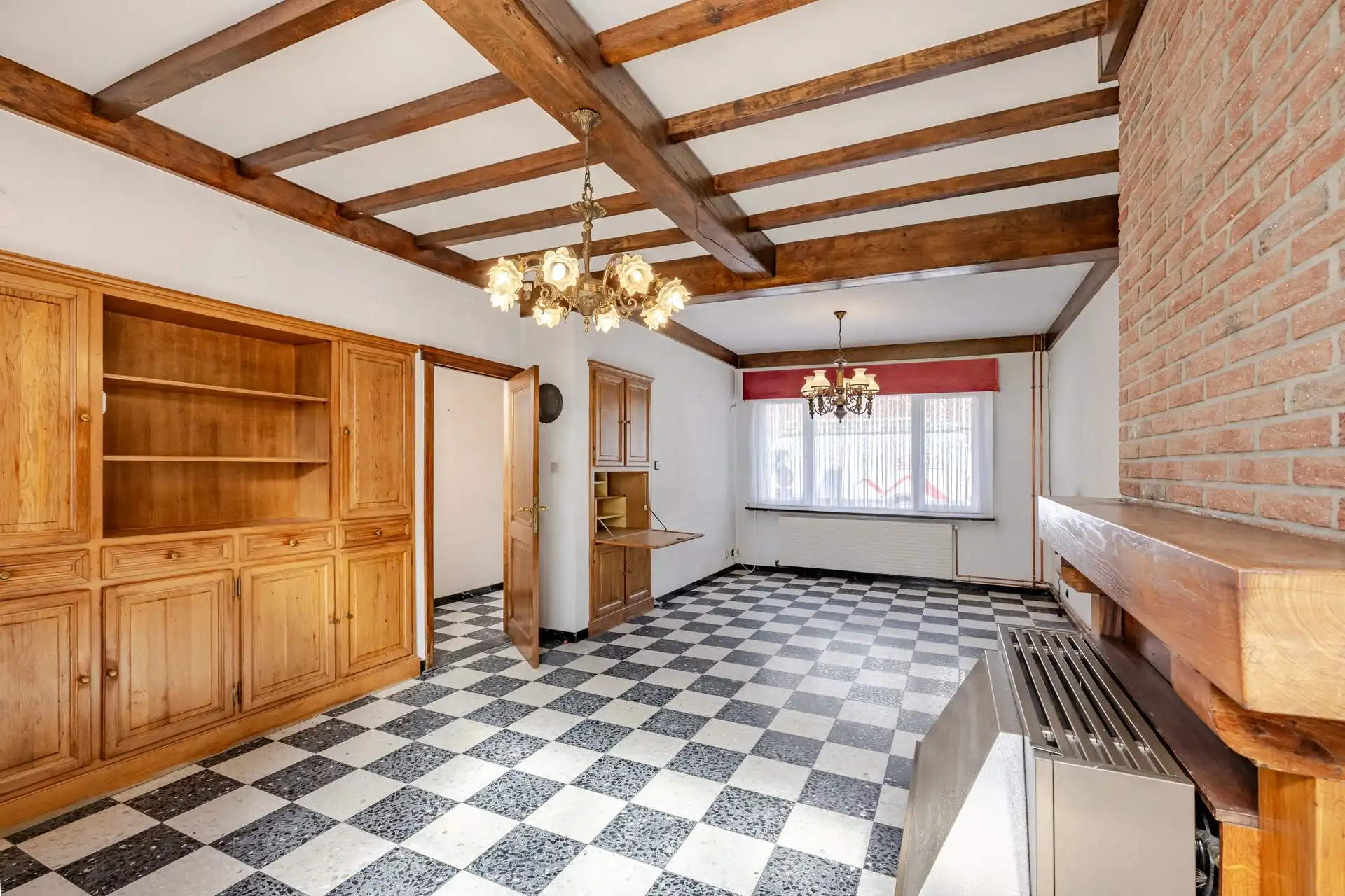 Te renoveren woning met 3 slks en zuidgerichte tuin foto 8