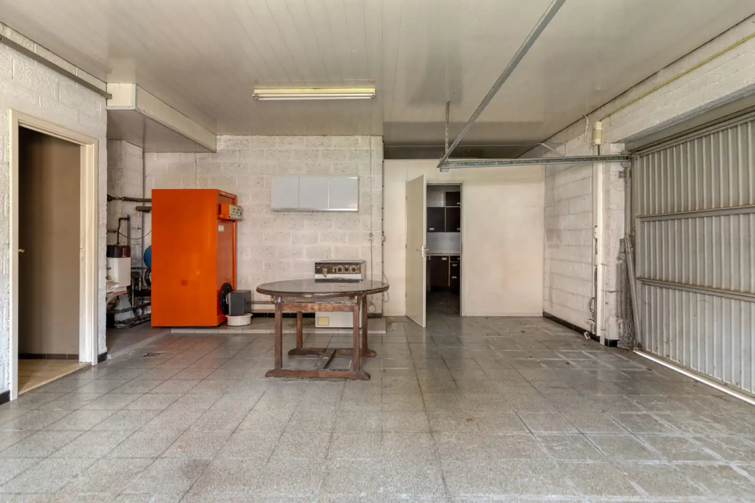 Bungalow van 176 m² met garage en tuin foto 16