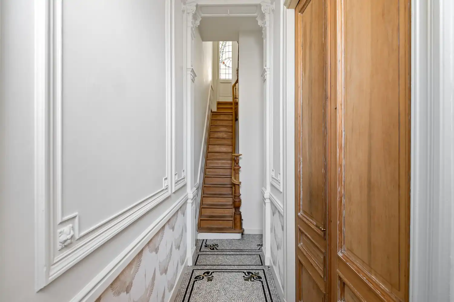 Prachtig herenhuis met 4 slaapkamers en tuin in Wijnegem! foto 4