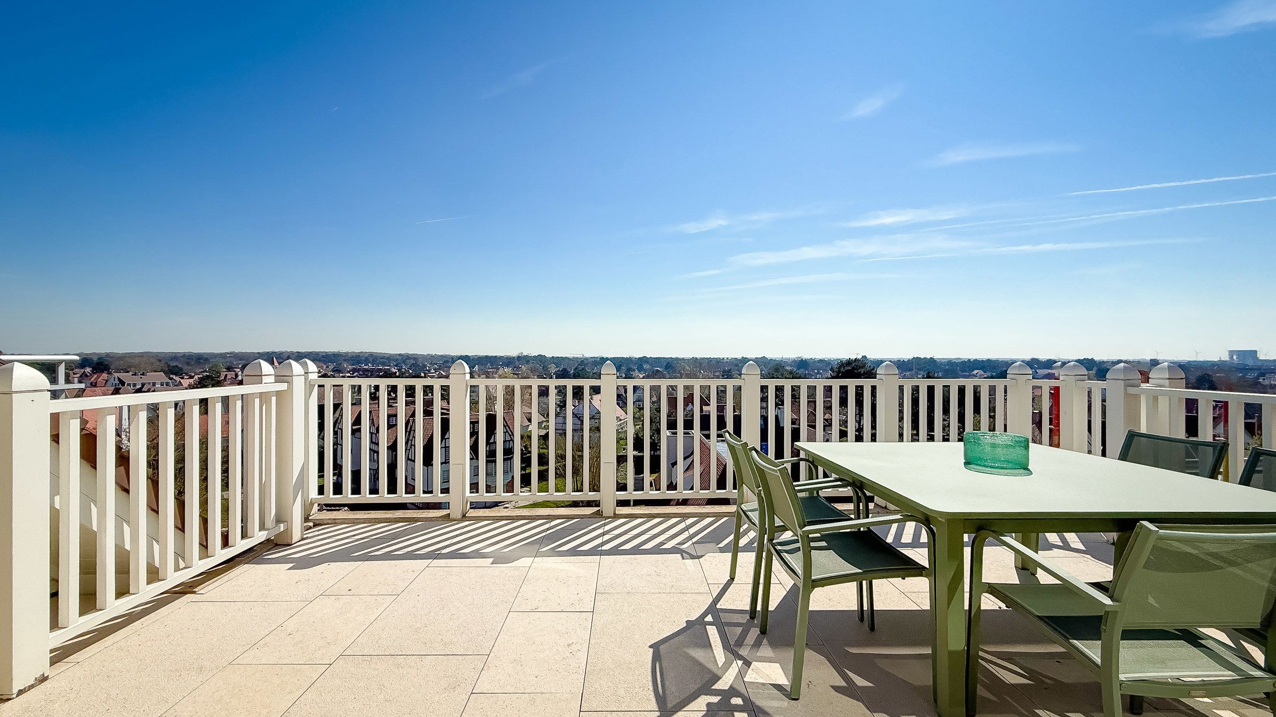 Luxueus duplex-appartement, gelegen in hartje Zoute... foto 3
