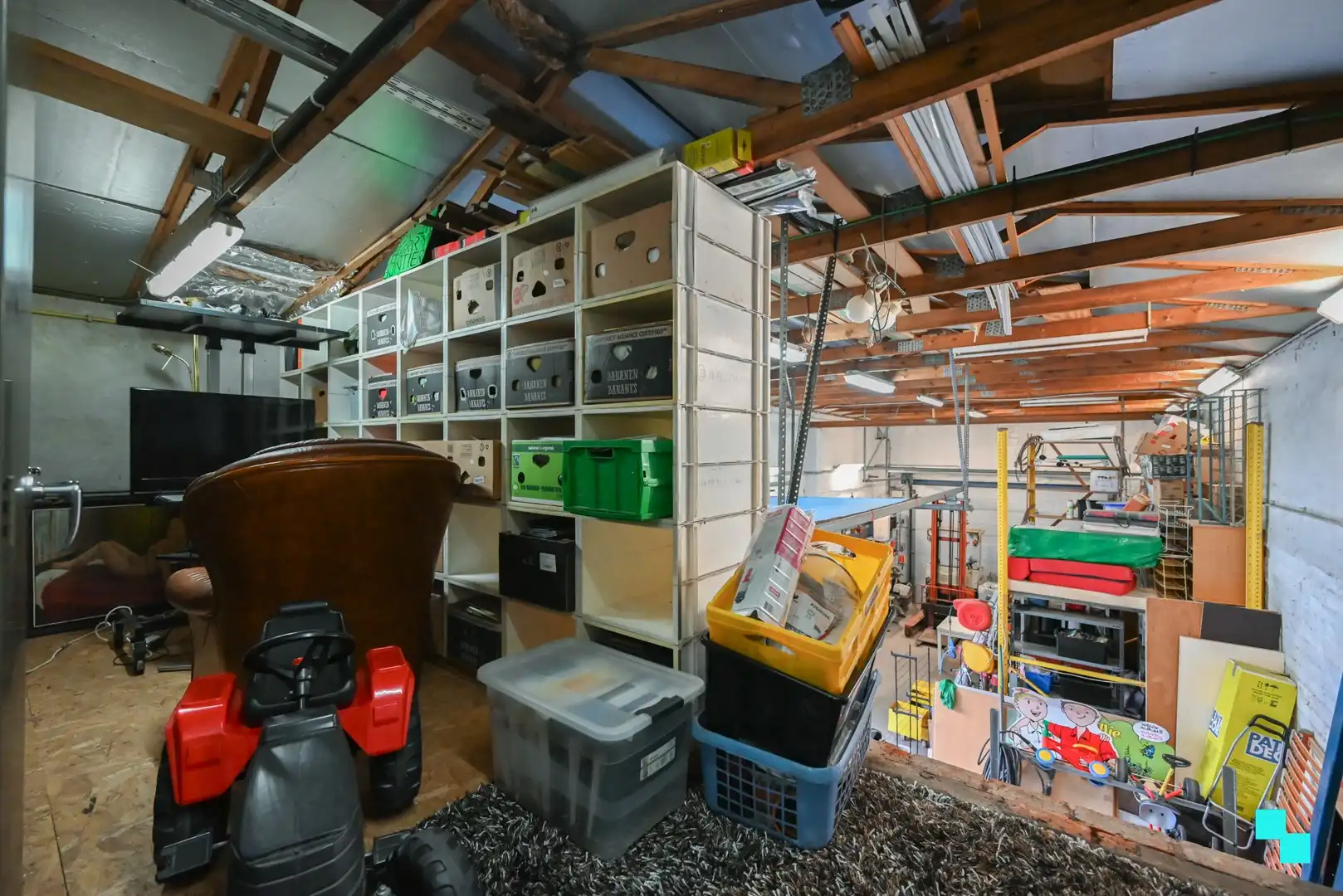 Ruime woning met praktische loods/werkplaats gelegen nabij het centrum van Izegem foto 26