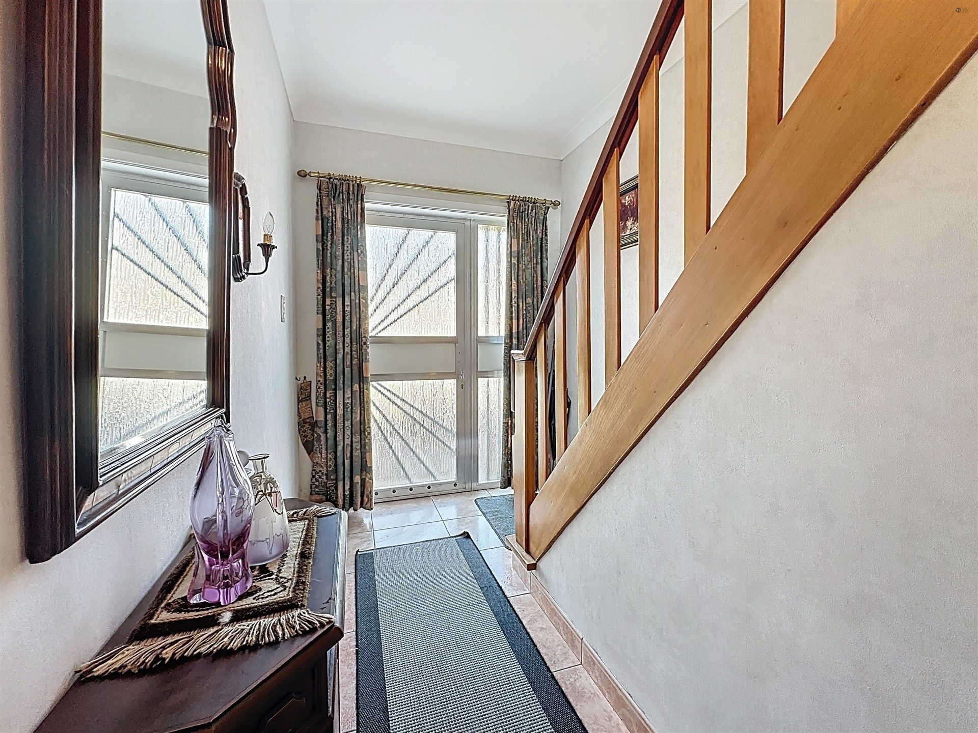 Charmante half open bebouwing met 3 slaapkamers en garage! foto 8