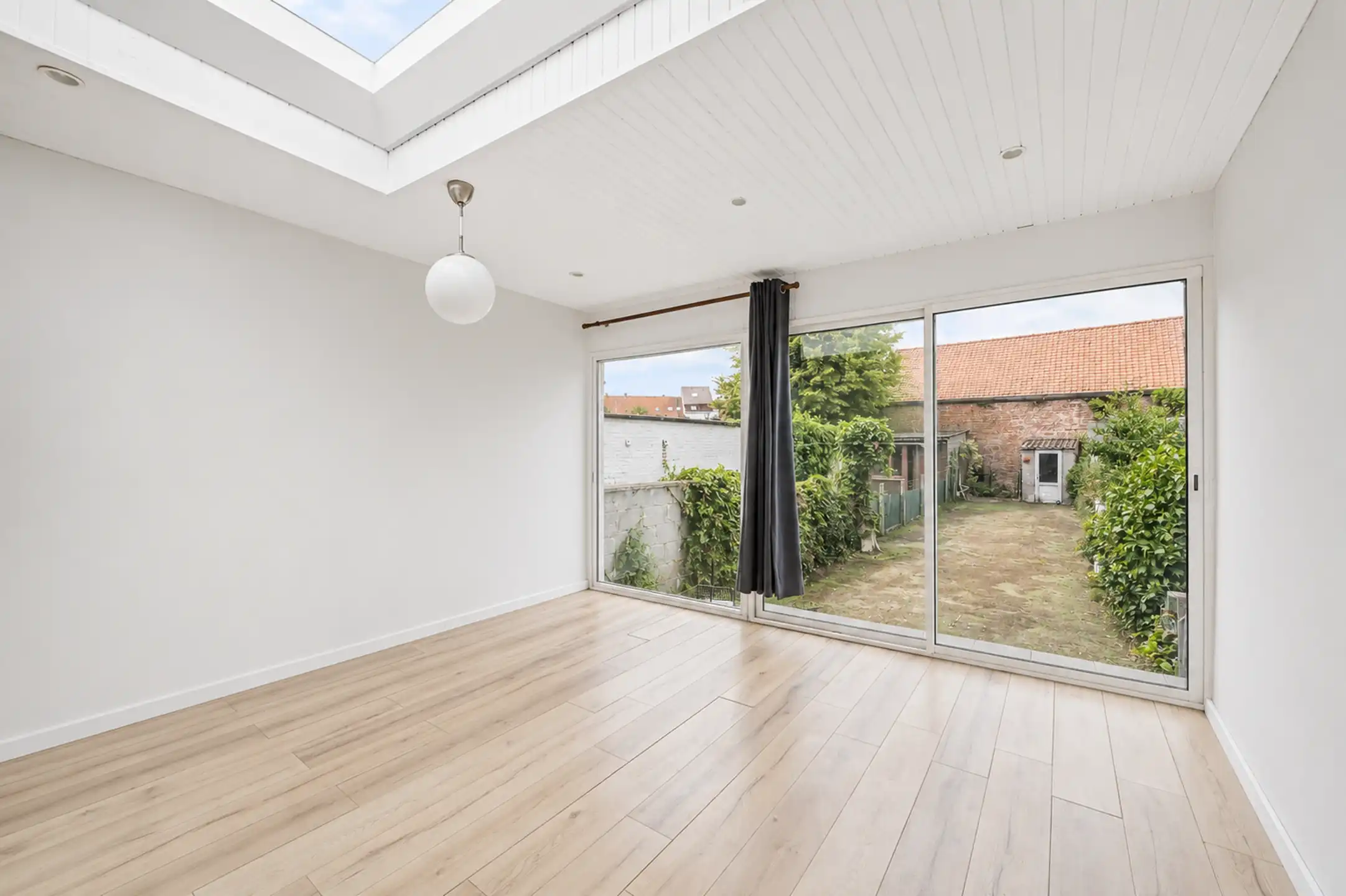 Instapklare topper met vier slk en tuin in hartje Kortrijk foto 5
