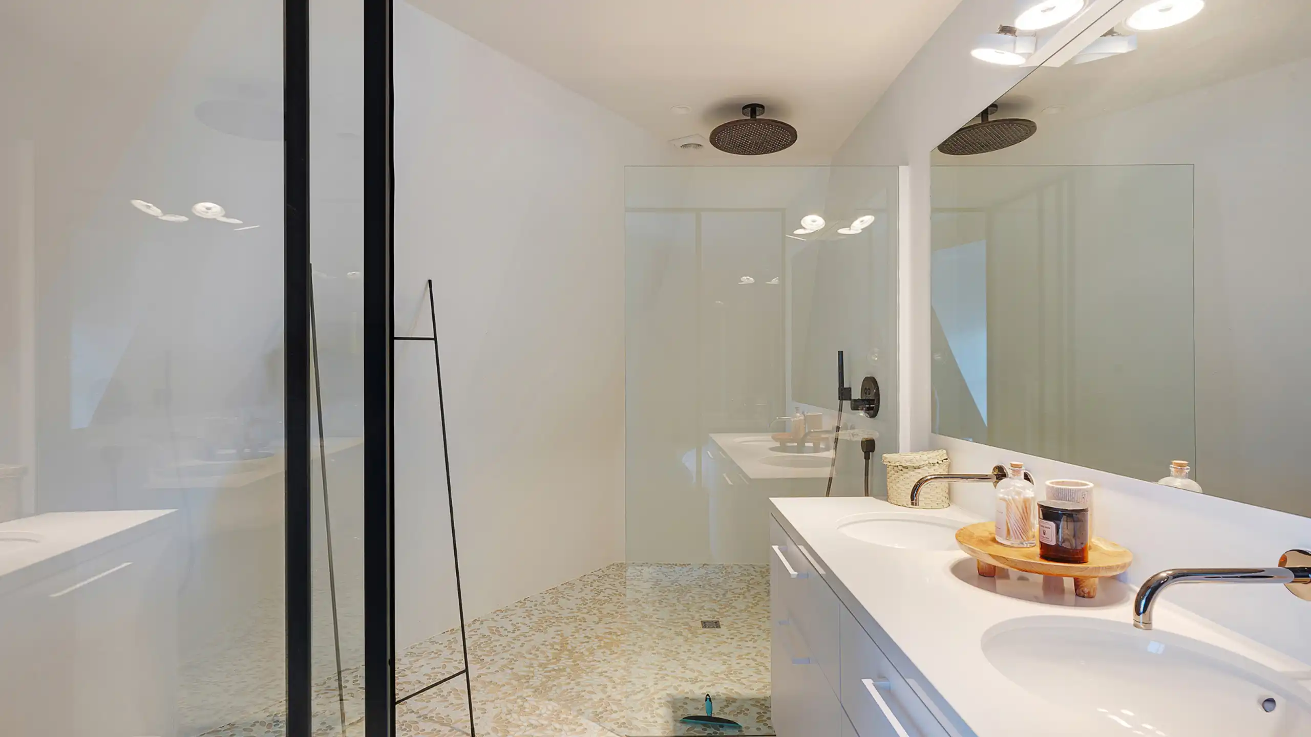 Luxueus duplexappartement met het woongevoel van een villa foto 26