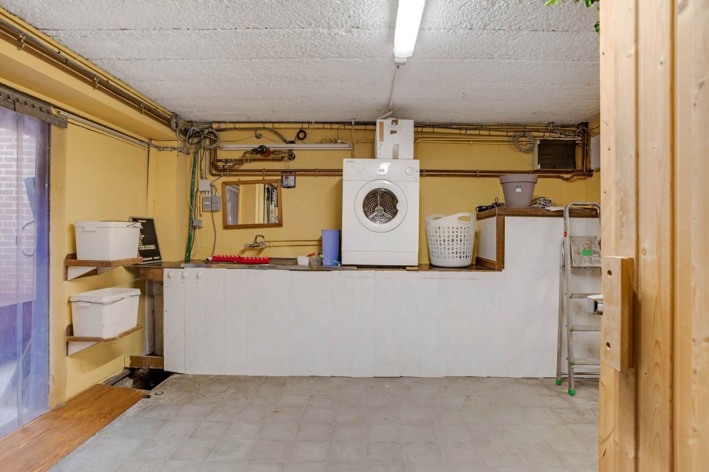 Riante, instapklare woning met 6 slpk., tuin en garage op 3115m² foto 19