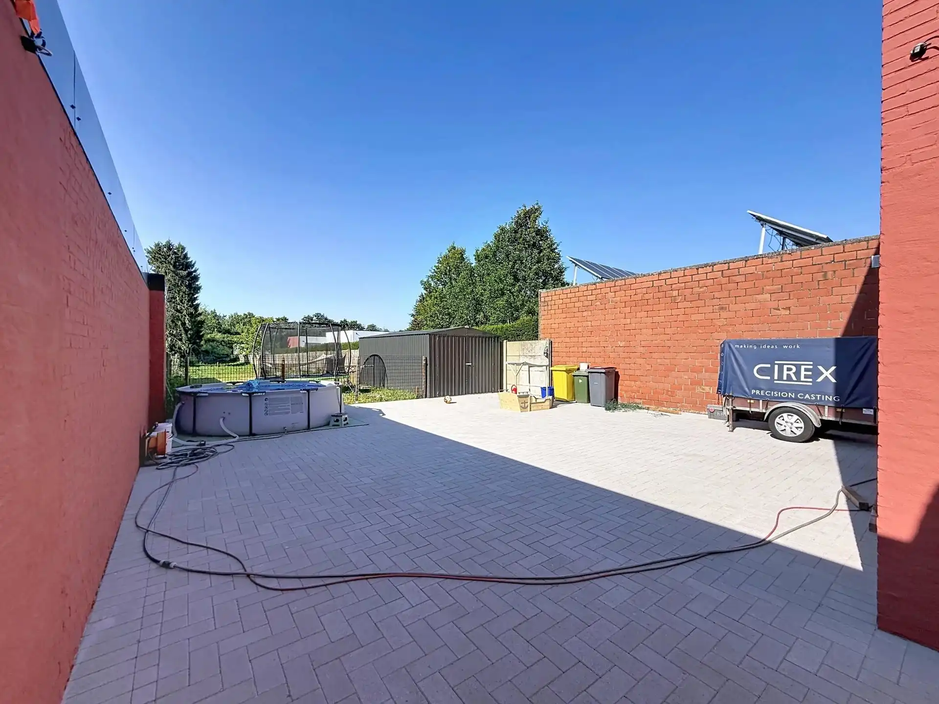Volledig gerenoveerde woning met 4 slaapkamers op een groot perceel. foto 24