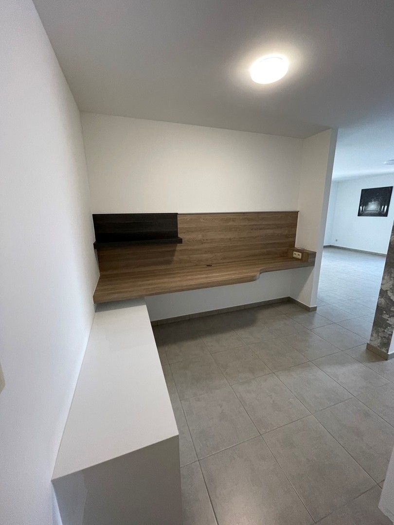 Mooi volledig instapklaar appartement met 2 slaapkamers en terras in het centrum van Diepenbeek. foto 14