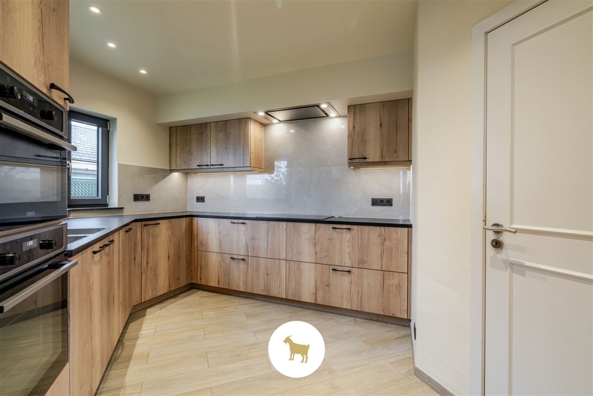 Instapklare OPEN BEBOUWING met 3 SLAAPKAMERS en GARAGE op een rustig gelegen PERCEEL GROND van 655m² foto 7