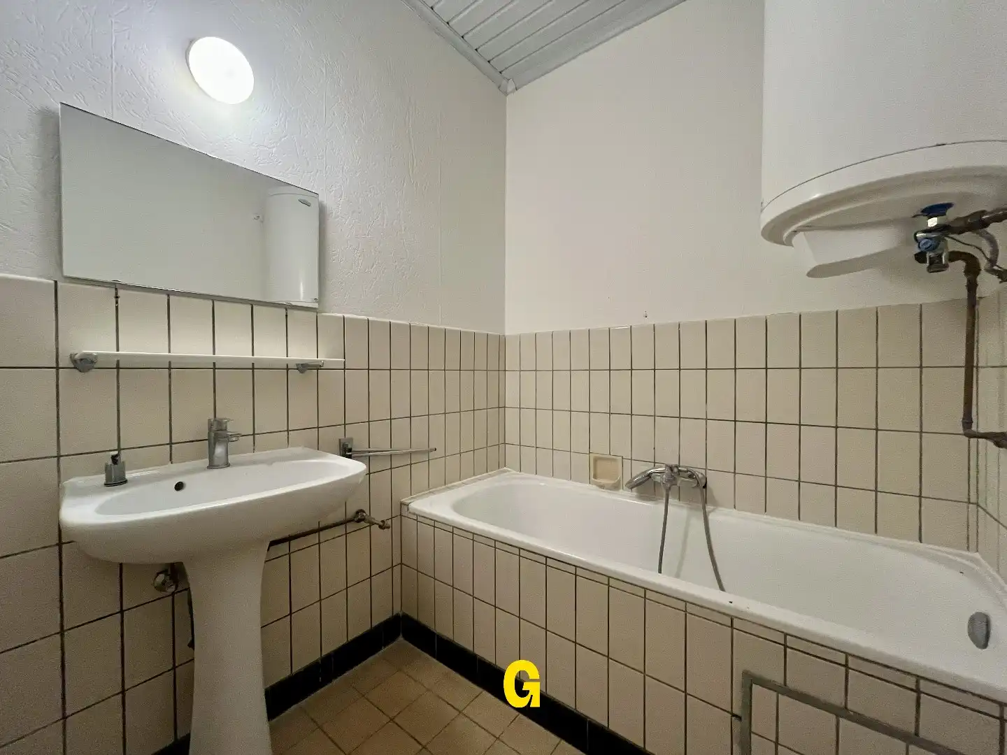 Betaalbaar appartement met twee slaapkamers, kelder en standplaats in hartje Bilzen foto 13