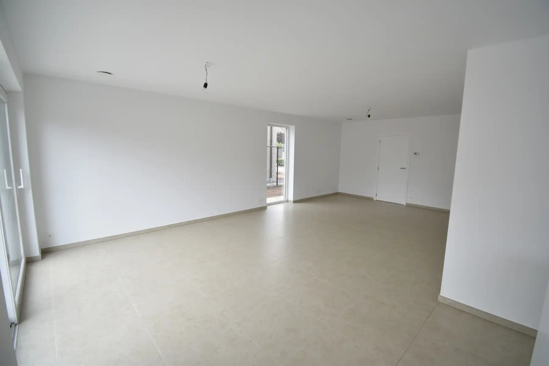 Recente gezinswoning met 3 slaapkamers foto 5