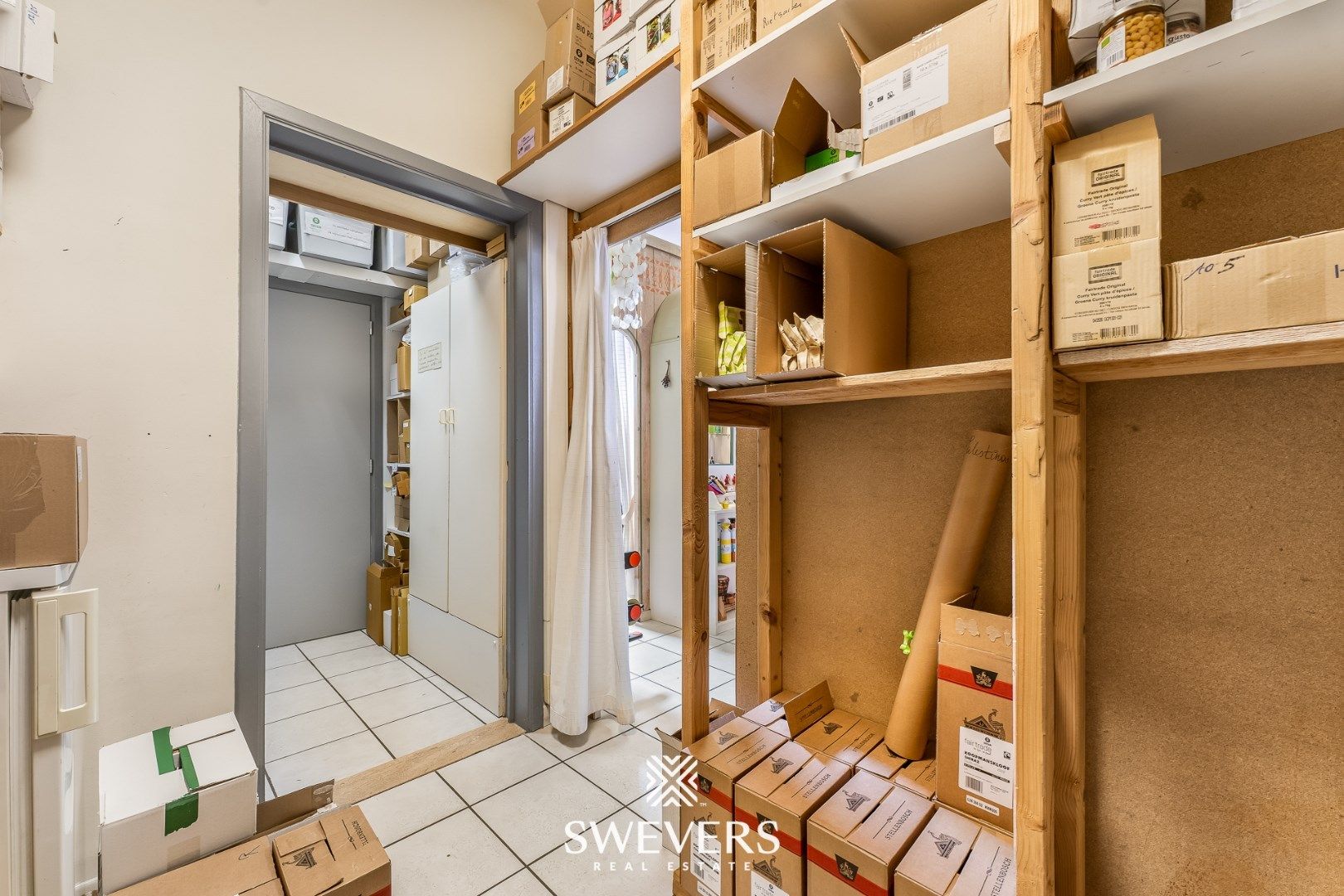 Commercieel pand met garage in centrum Beringen foto 15