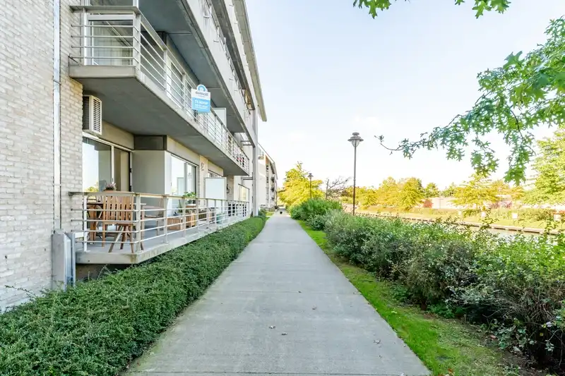 Roeselare – Verzorgd appartement van 90 m² met ca. 30 m² terrassen en zicht op het water foto 2