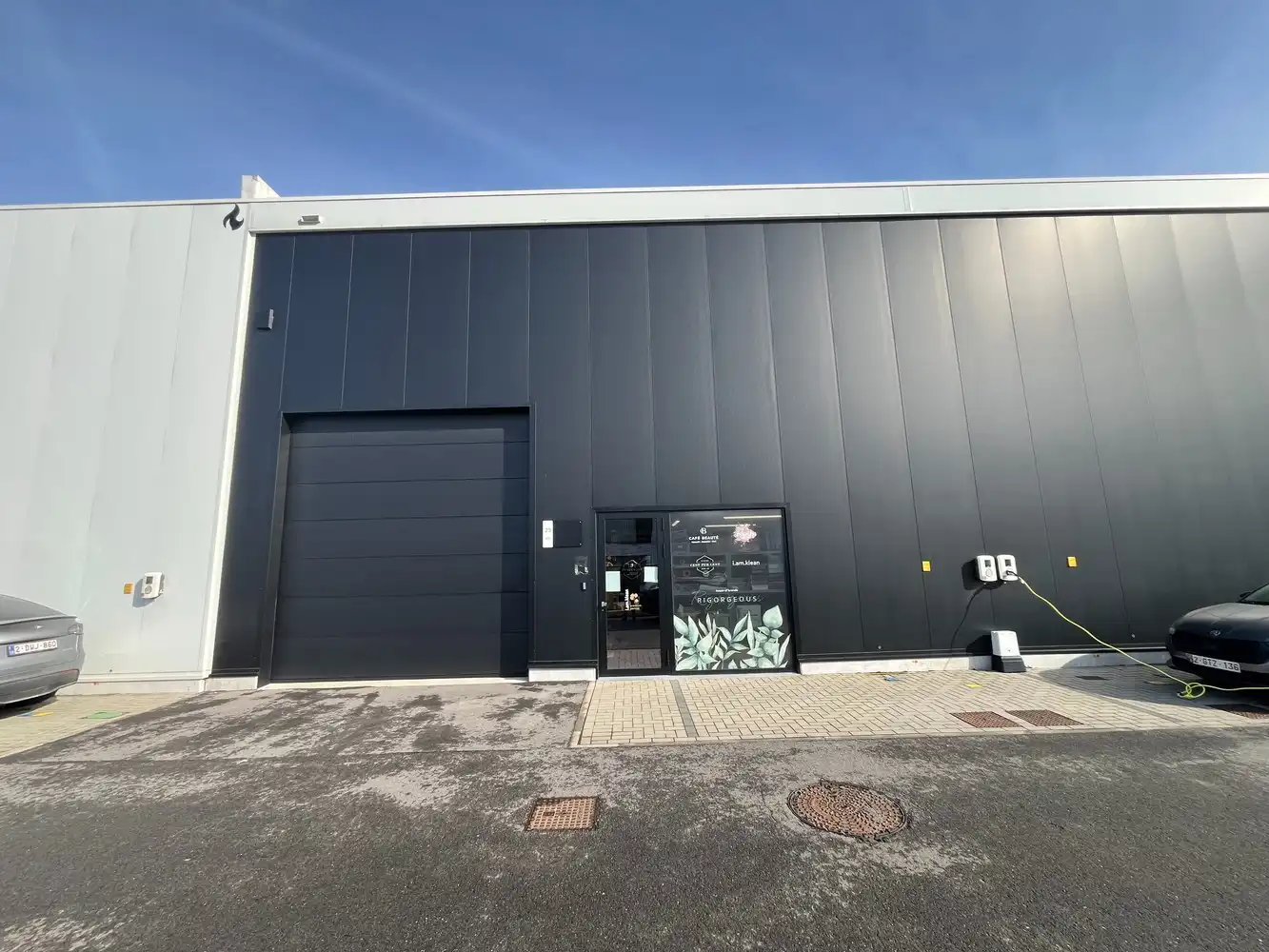 KMO-unit 144m² met mezzanine foto {{pictureIndex}}